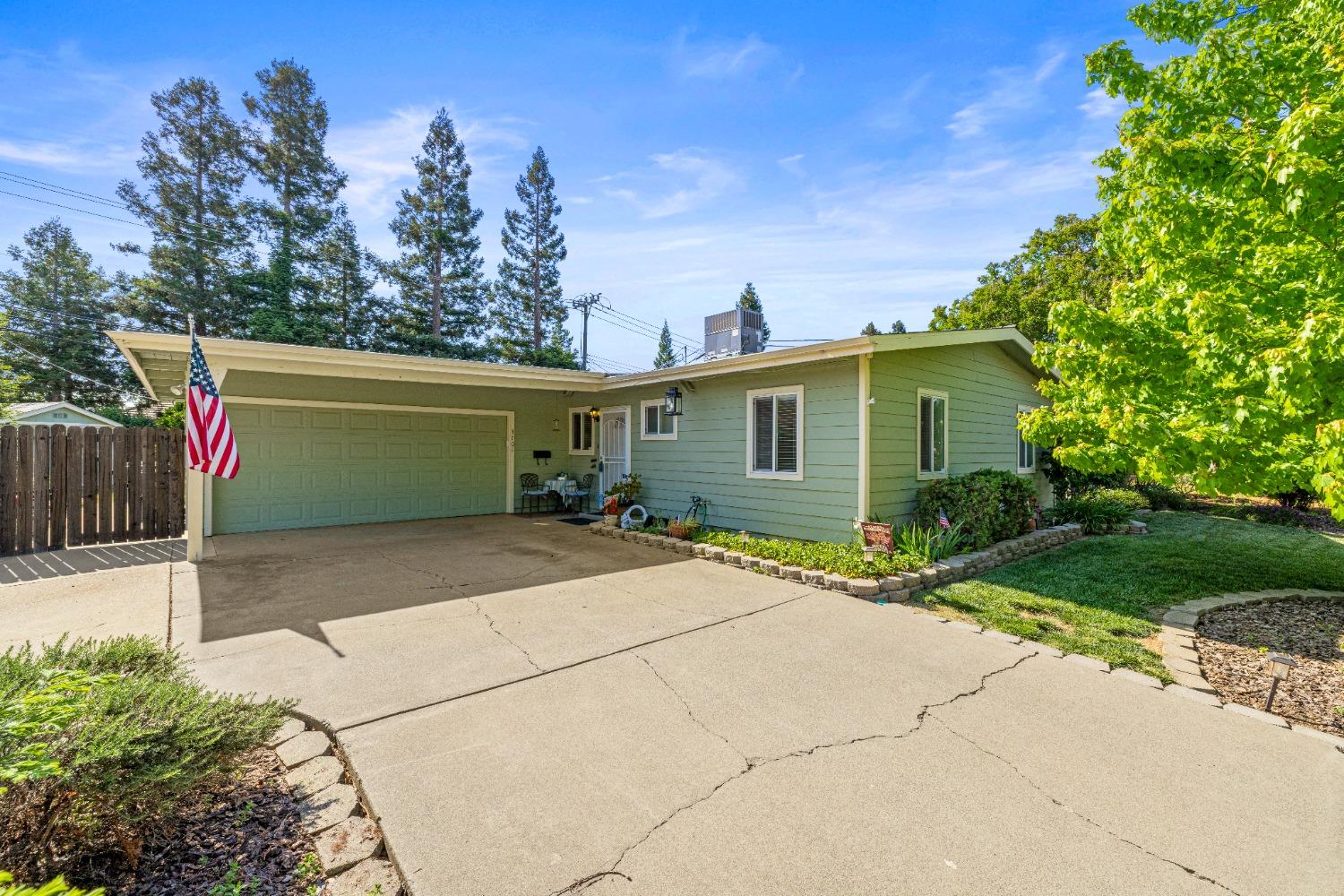 Detail Gallery Image 7 of 49 For 3701 Chamberlain Way, Carmichael,  CA 95608 - 3 Beds | 1/1 Baths