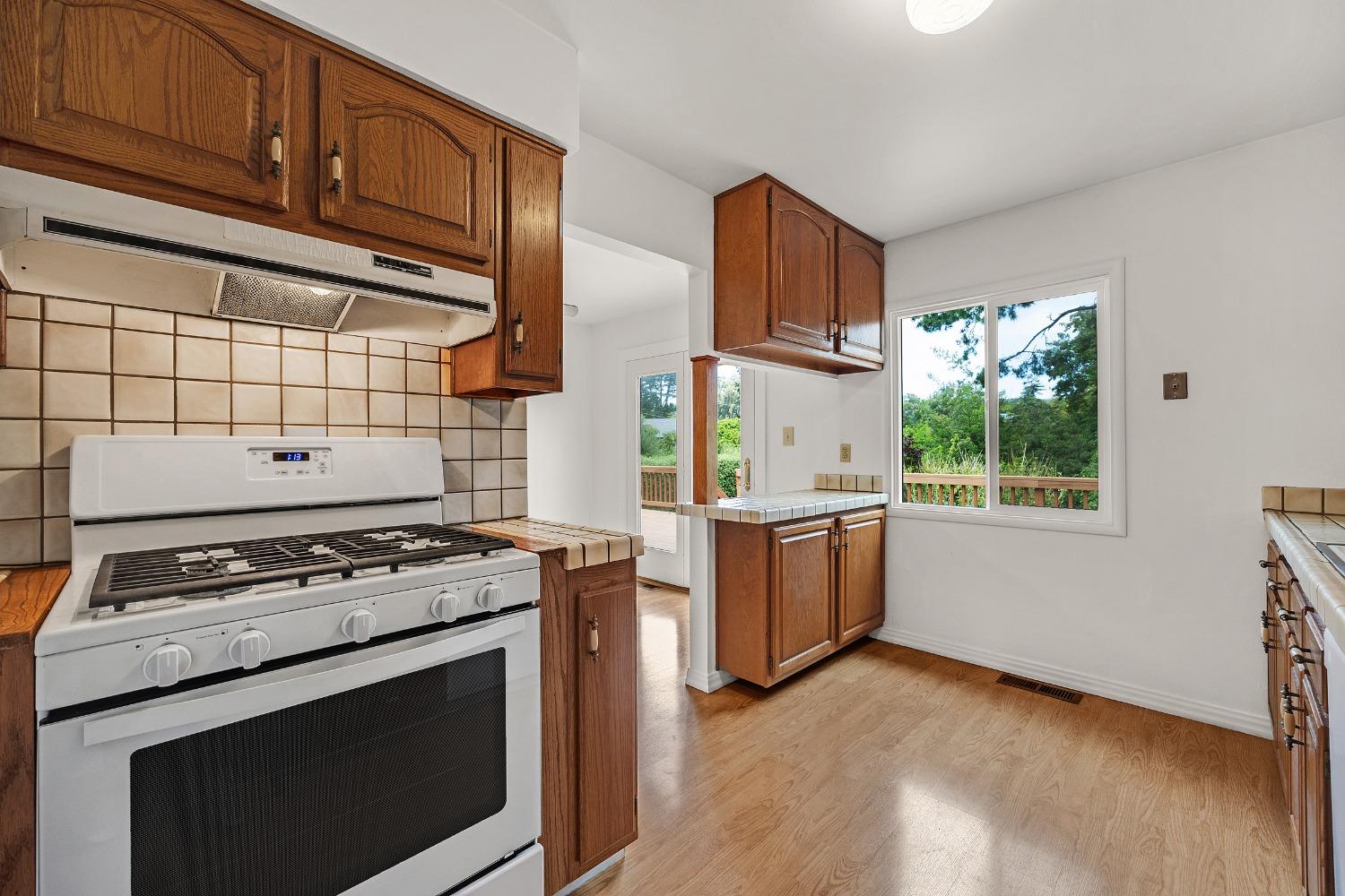 Detail Gallery Image 13 of 43 For 4436 Stanford Ave, Castro Valley,  CA 94546 - 3 Beds | 1 Baths