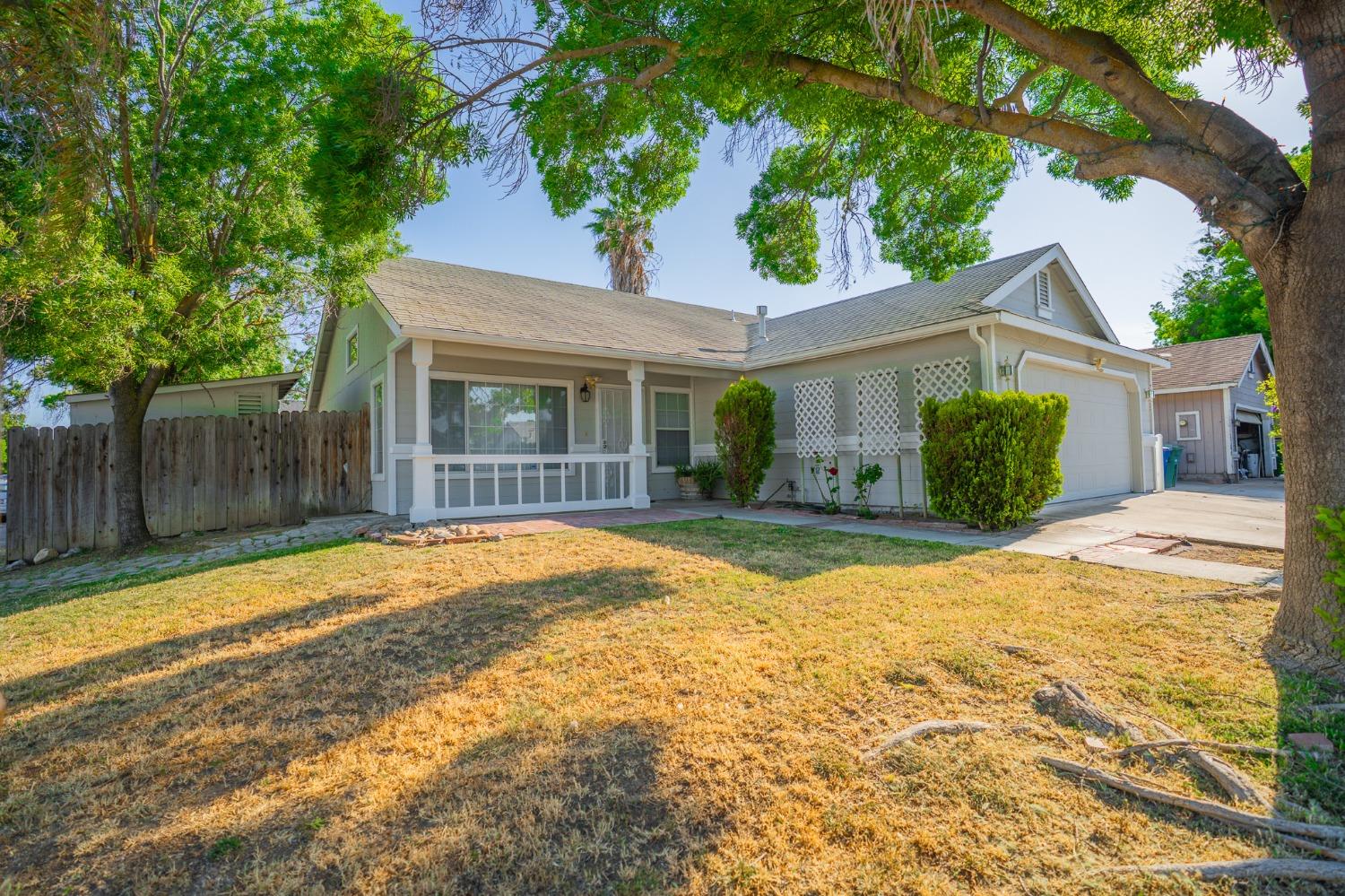Detail Gallery Image 12 of 60 For 2267 Imperial Dr, Los Banos,  CA 93635 - 3 Beds | 2 Baths