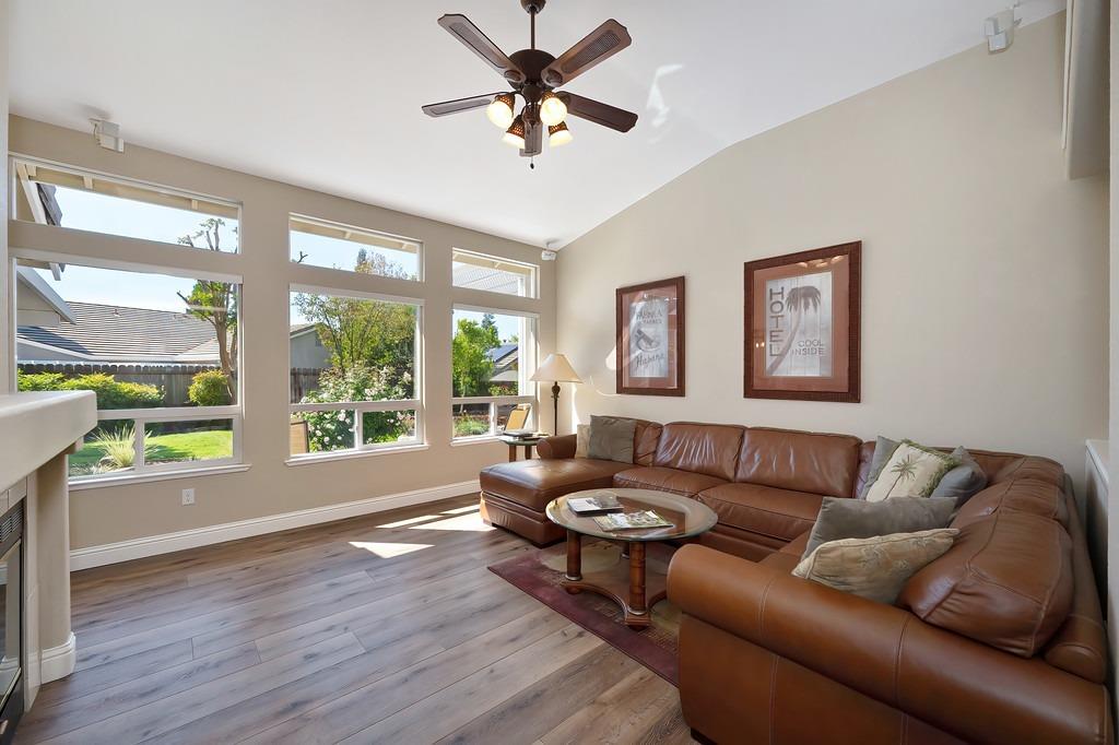 Detail Gallery Image 9 of 39 For 7316 Leyenda Ct, Rancho Murieta,  CA 95683 - 3 Beds | 2 Baths