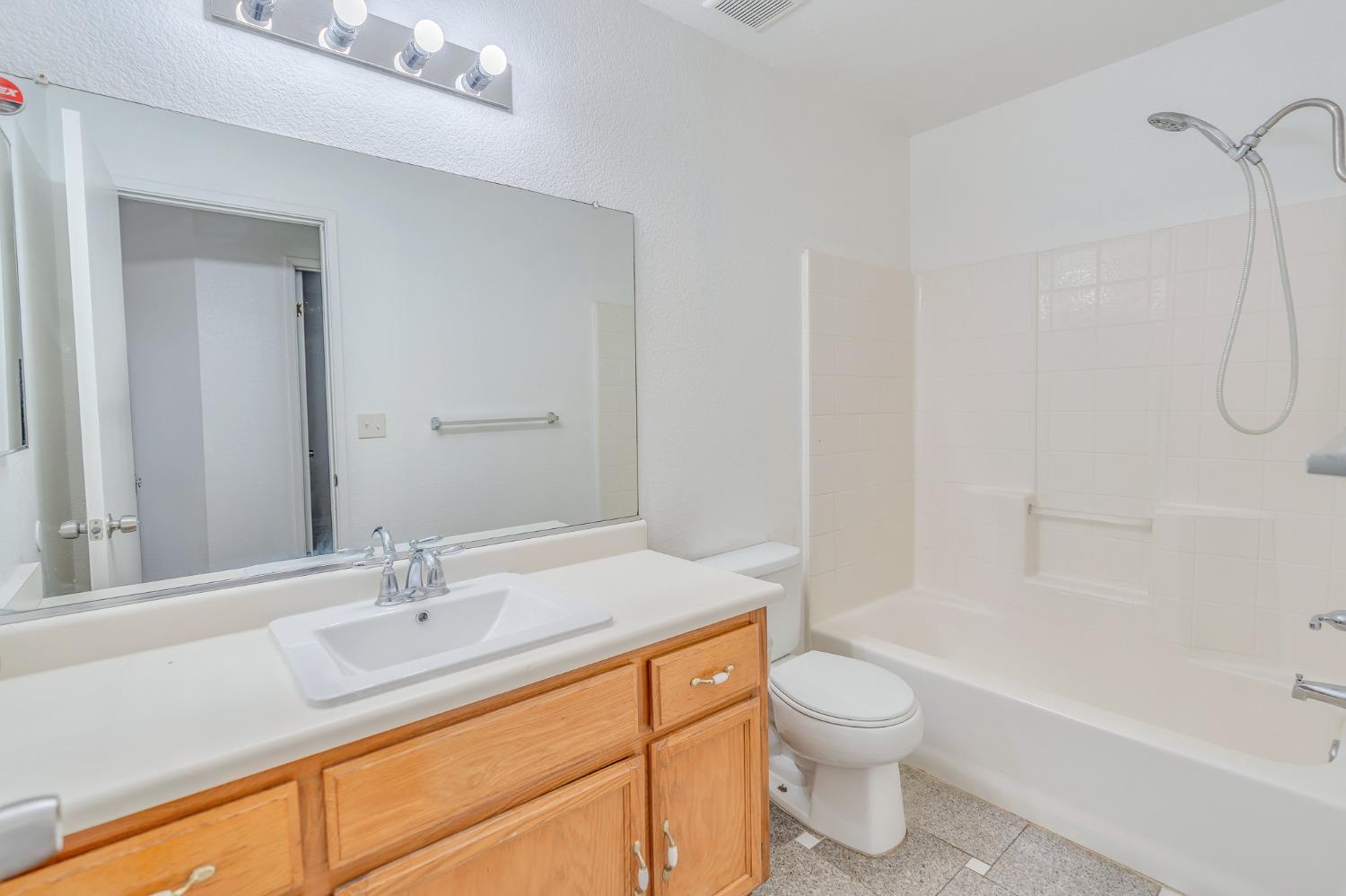 Detail Gallery Image 29 of 60 For 2267 Imperial Dr, Los Banos,  CA 93635 - 3 Beds | 2 Baths