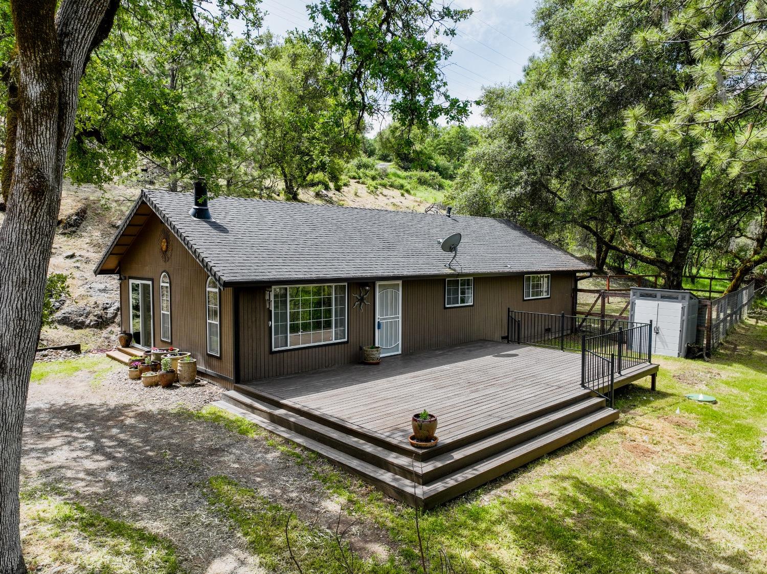 Tom Ray Dr, Grass Valley, California image 1
