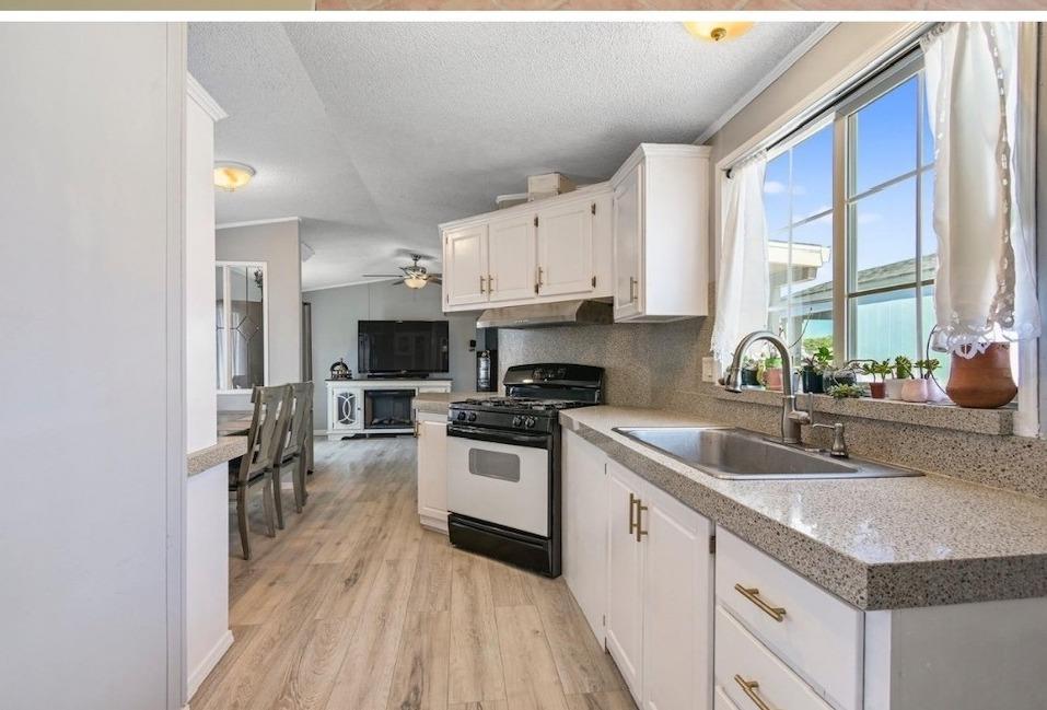 Detail Gallery Image 5 of 22 For 92 Lyle Way, Davis,  CA 95618 - 2 Beds | 2 Baths