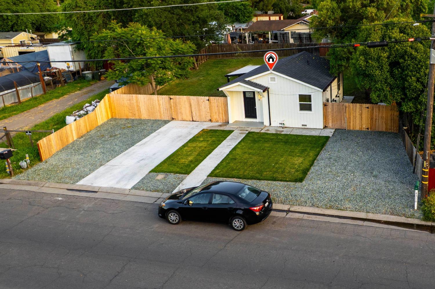 Section Avenue, Stockton, California image 8