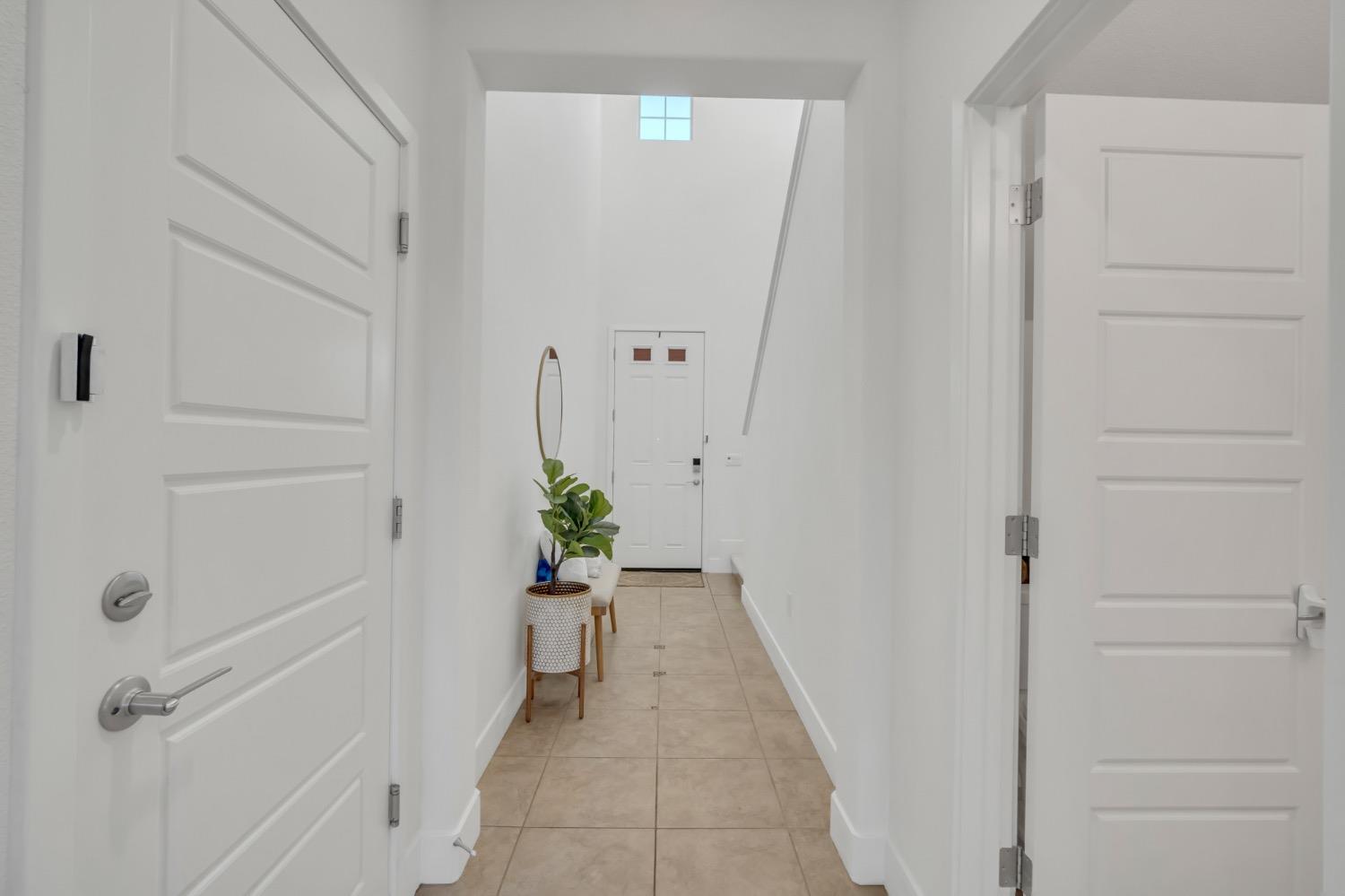 Detail Gallery Image 5 of 51 For 8960 Upbeat Way, Elk Grove,  CA 95757 - 3 Beds | 2/1 Baths