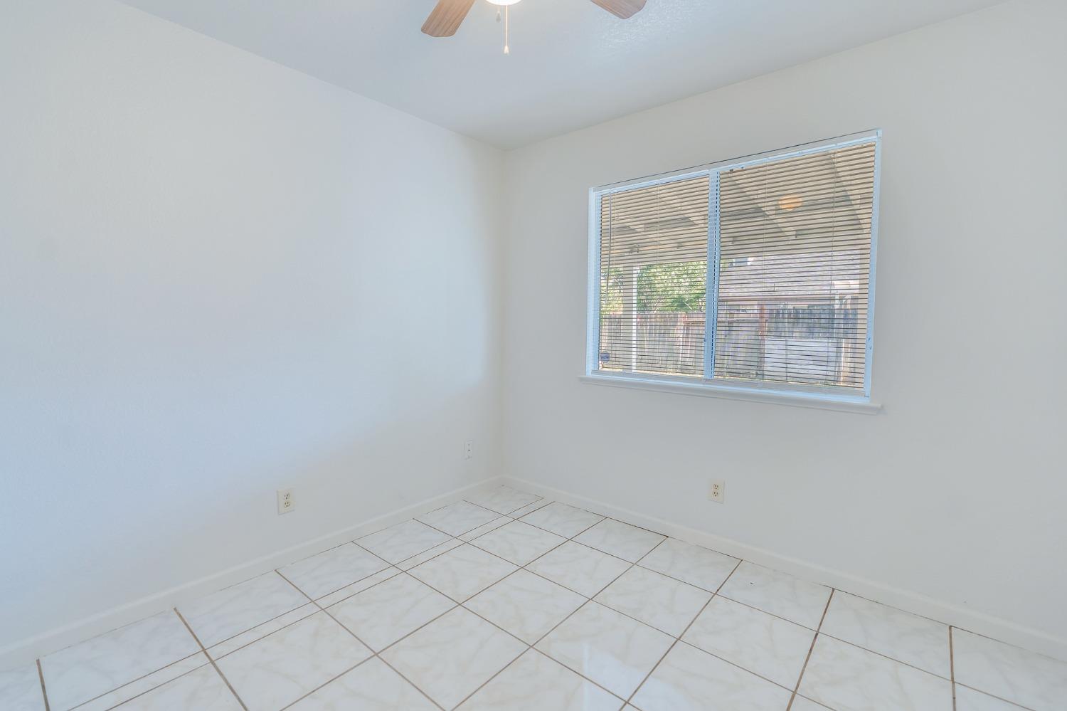 Detail Gallery Image 37 of 60 For 2267 Imperial Dr, Los Banos,  CA 93635 - 3 Beds | 2 Baths