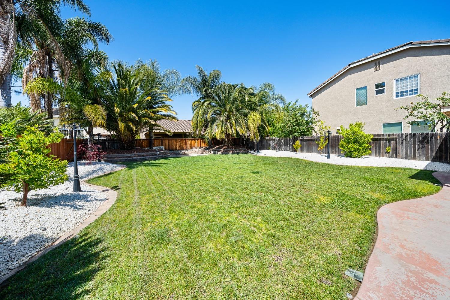 Drakeshire Court, Modesto, California image 38