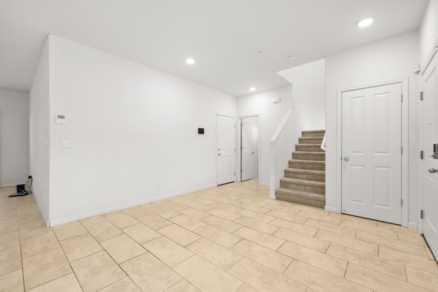Rynders Way, Sacramento, California image 6