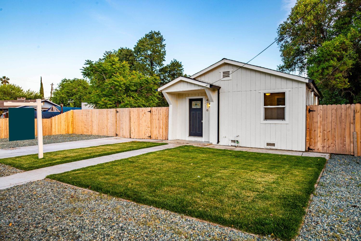 Section Avenue, Stockton, California image 6