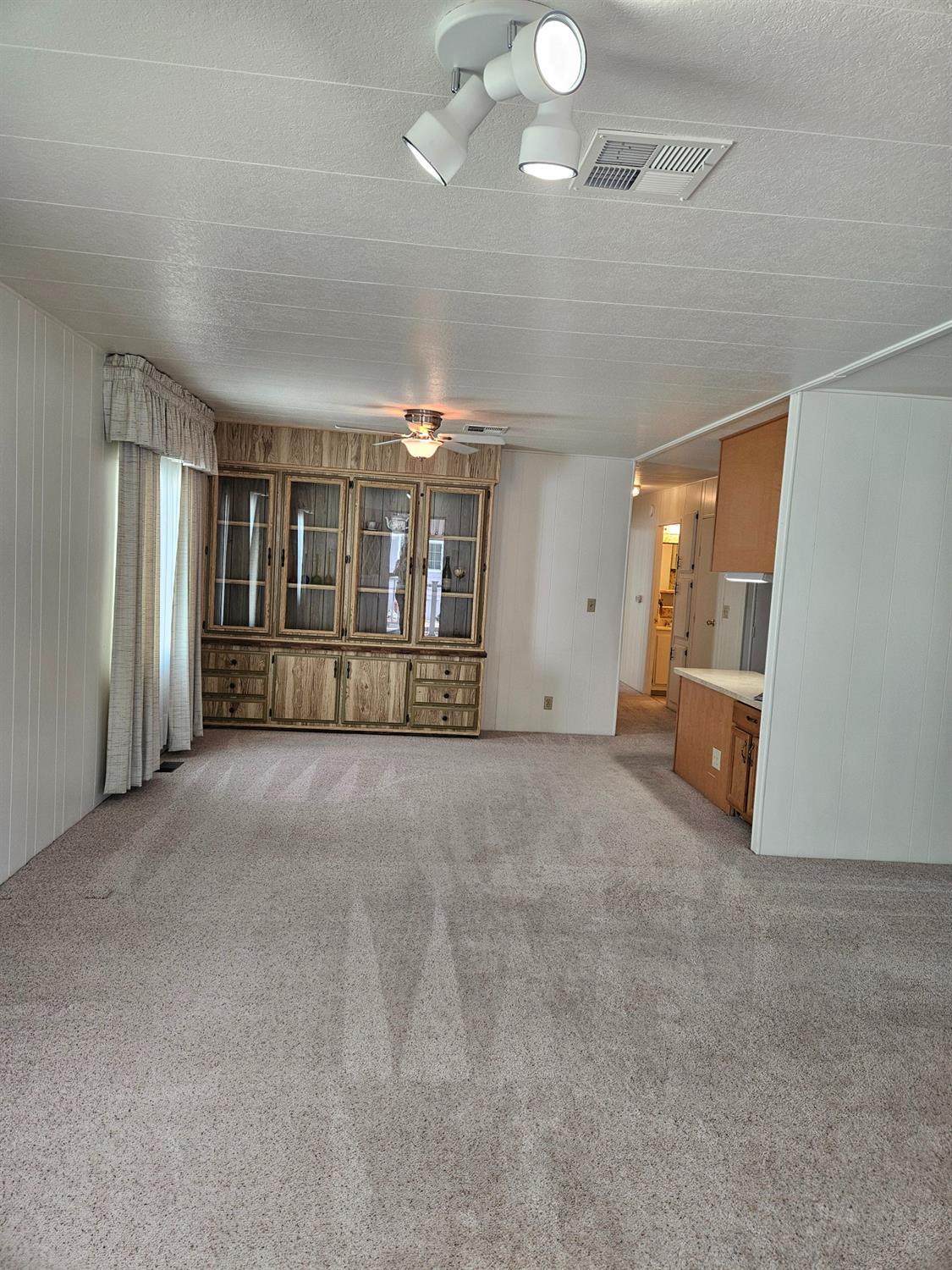 Detail Gallery Image 9 of 31 For 1608 Spruce Ct, Auburn,  CA 95603 - 2 Beds | 2 Baths