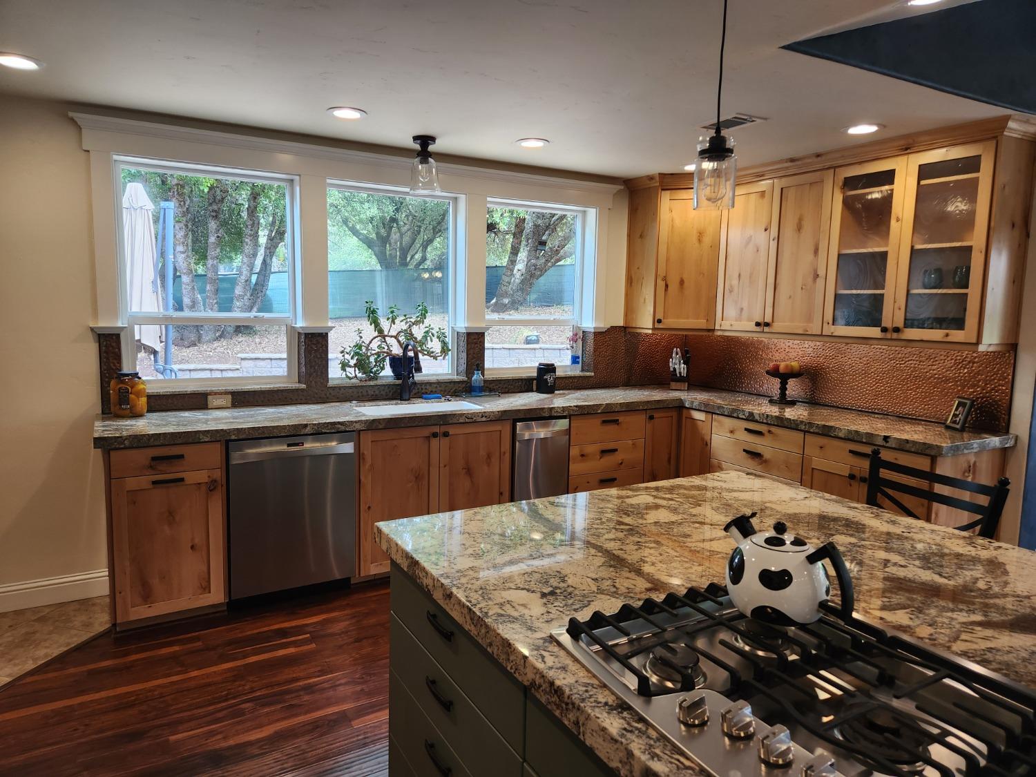 Detail Gallery Image 13 of 86 For 2401 Sanford Dr, Rescue,  CA 95672 - 4 Beds | 3 Baths