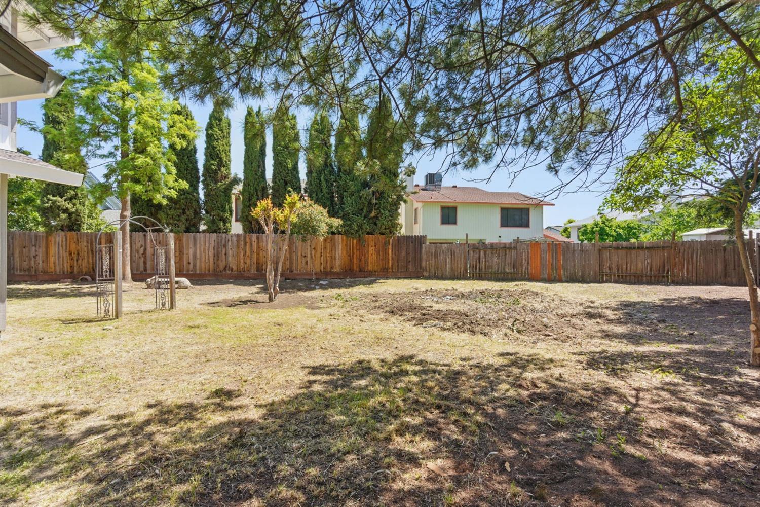 Frosses Court, Sacramento, California image 38