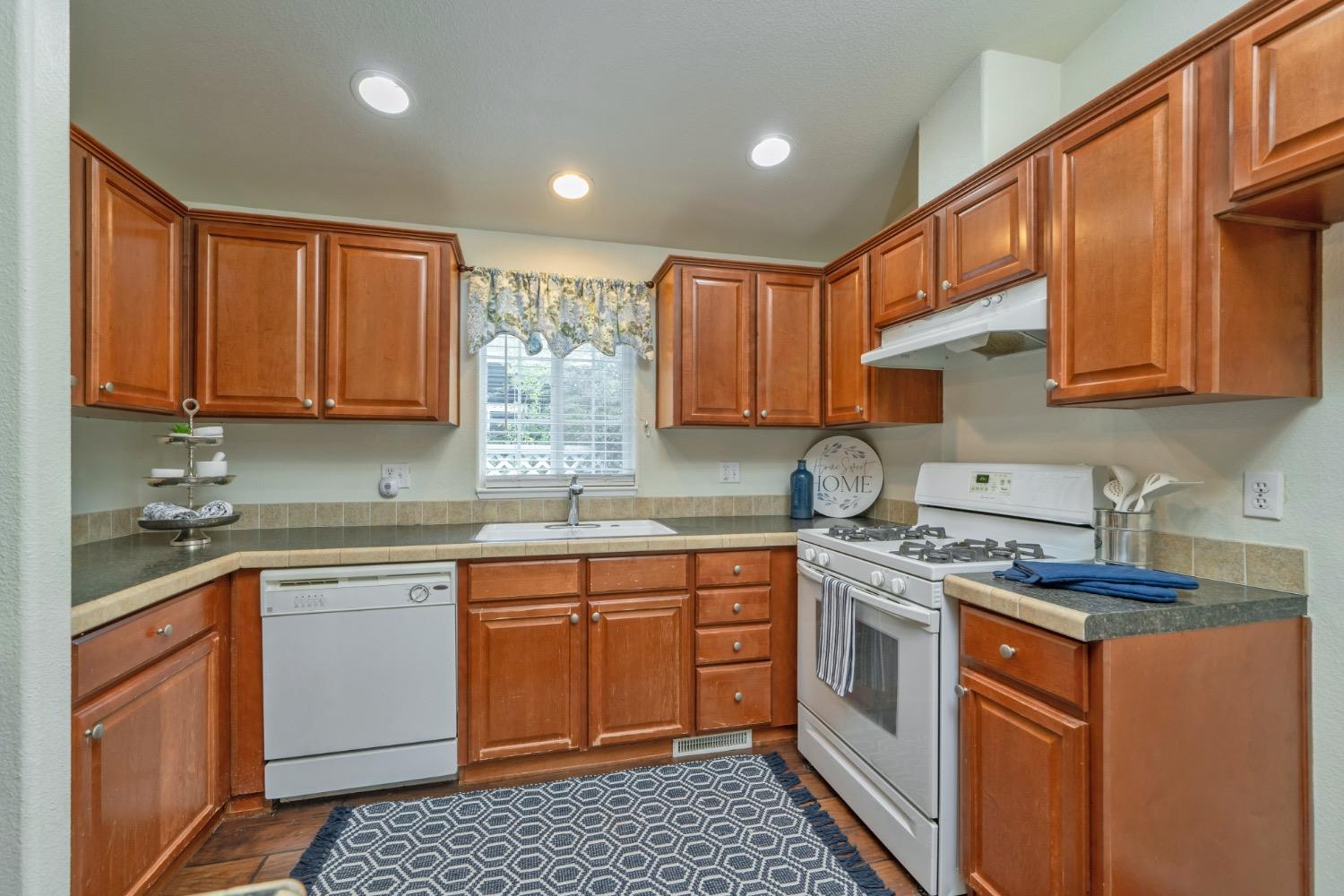 Detail Gallery Image 8 of 33 For 1281 Pleasant Valley Rd 52, Diamond Springs,  CA 95619 - 2 Beds | 2 Baths