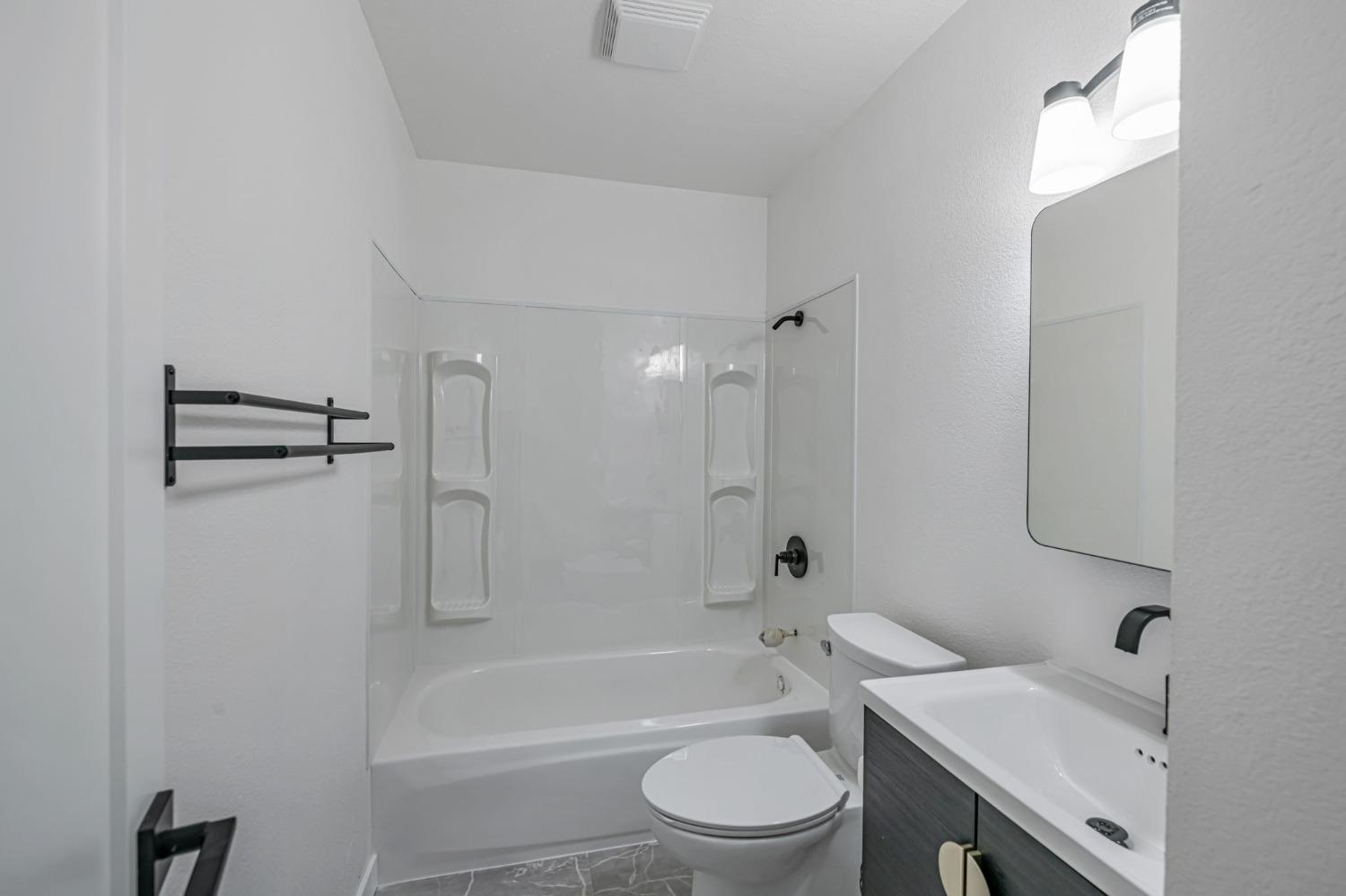 Laurelhurst Drive, Rancho Cordova, California image 26