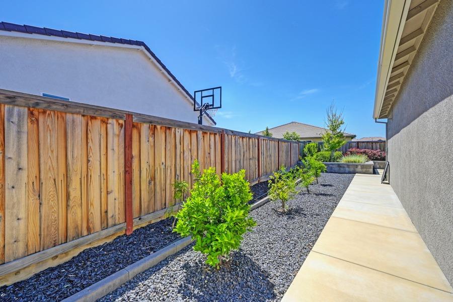 Bartlett Way, Roseville, California image 40
