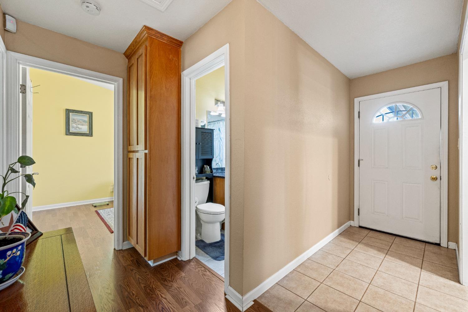 Detail Gallery Image 9 of 49 For 3701 Chamberlain Way, Carmichael,  CA 95608 - 3 Beds | 1/1 Baths