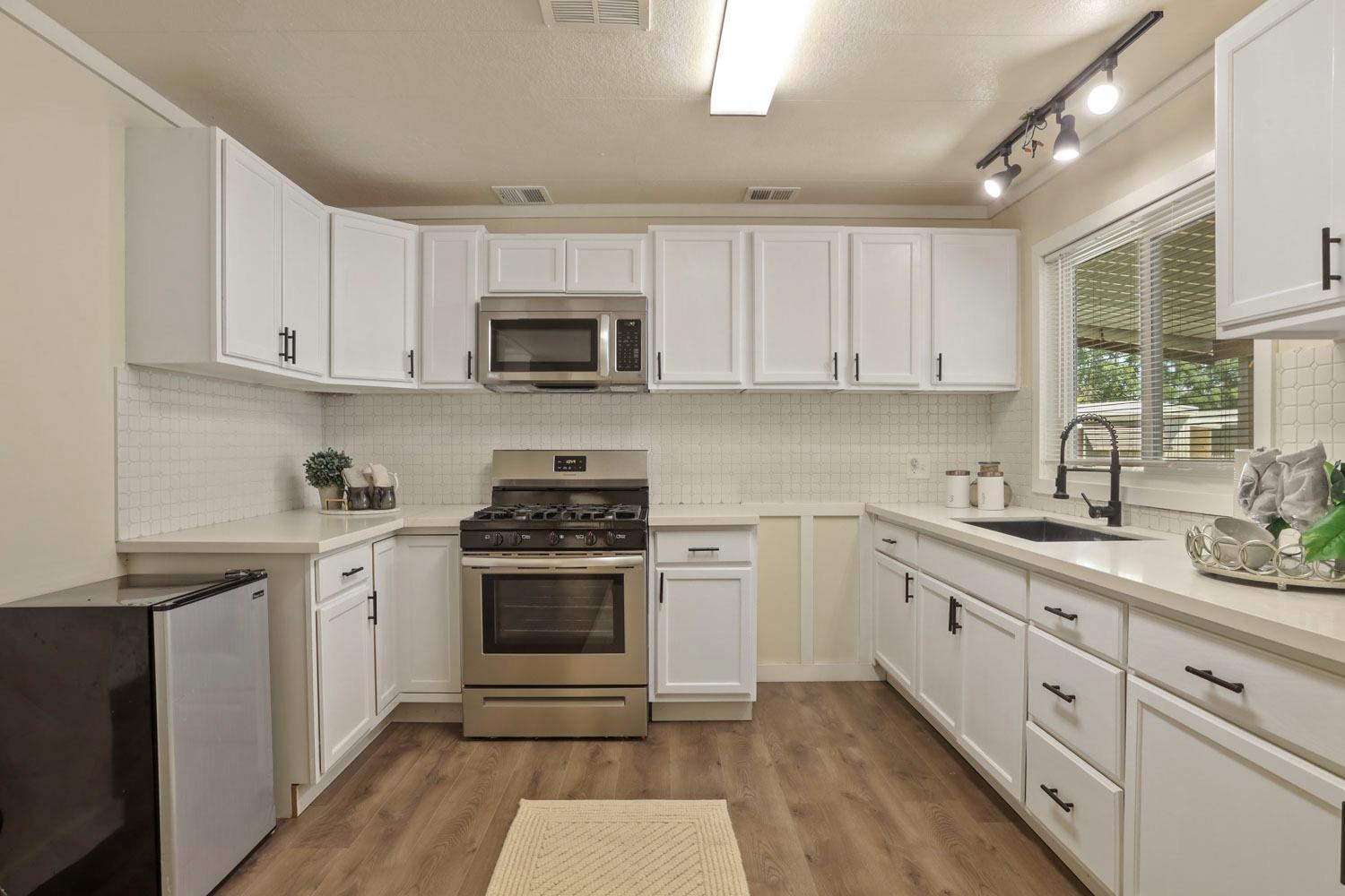 Detail Gallery Image 14 of 46 For 150 Pestana Ave 54, Manteca,  CA 95336 - 2 Beds | 2 Baths