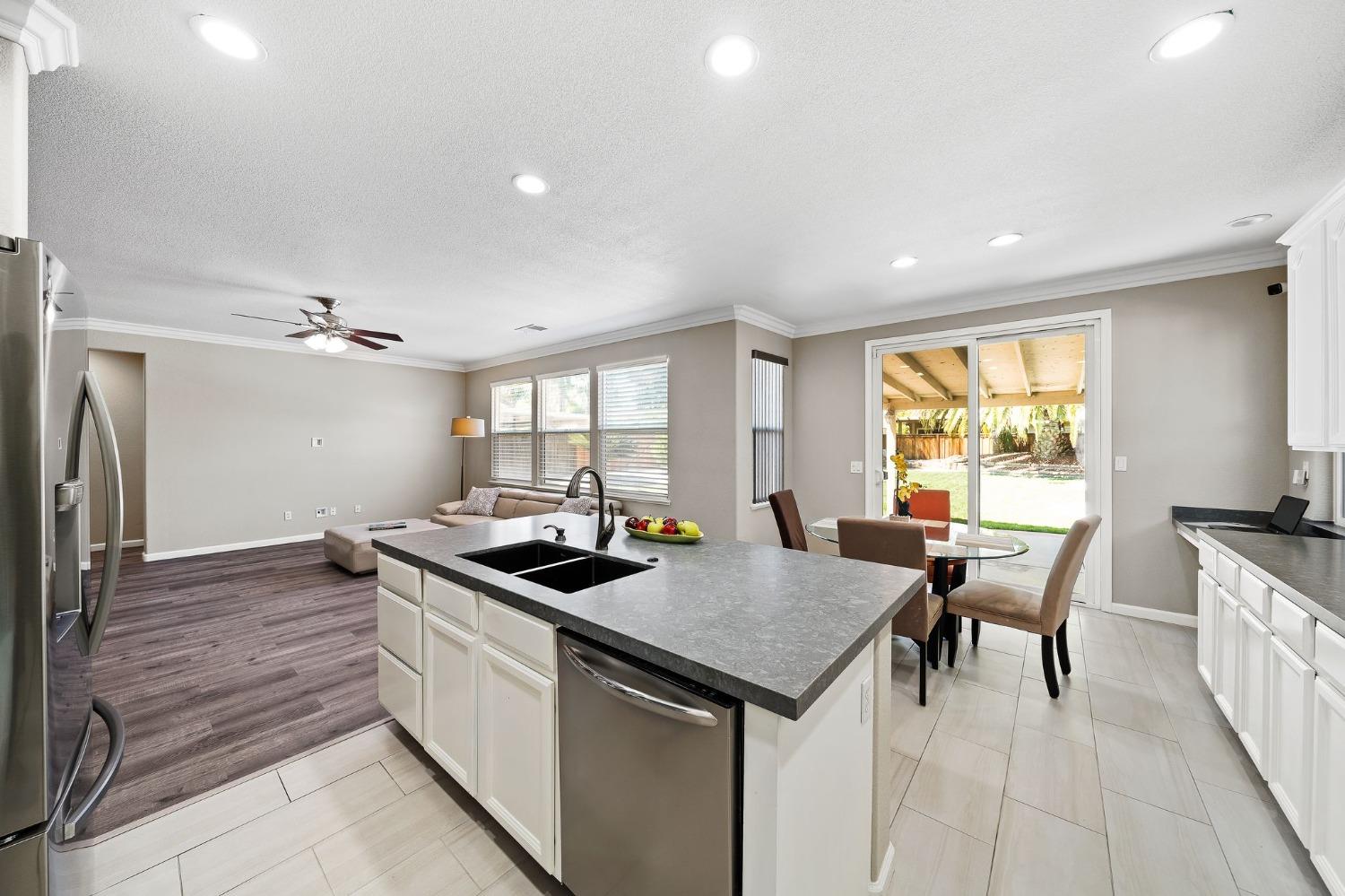 Drakeshire Court, Modesto, California image 19