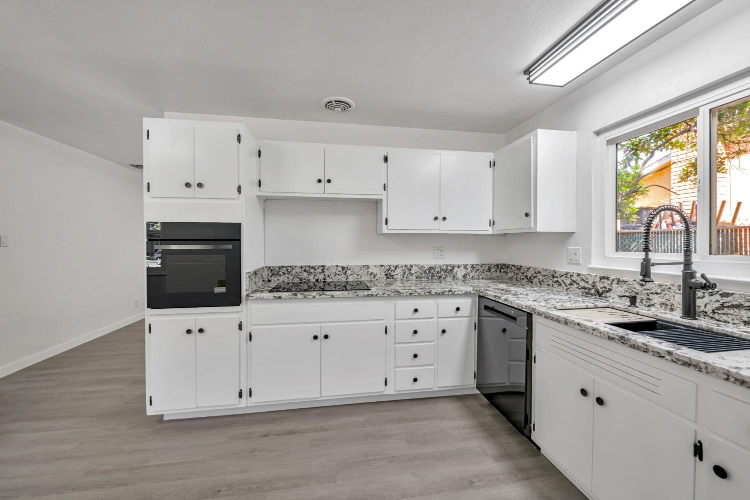 Laurelhurst Drive, Rancho Cordova, California image 12