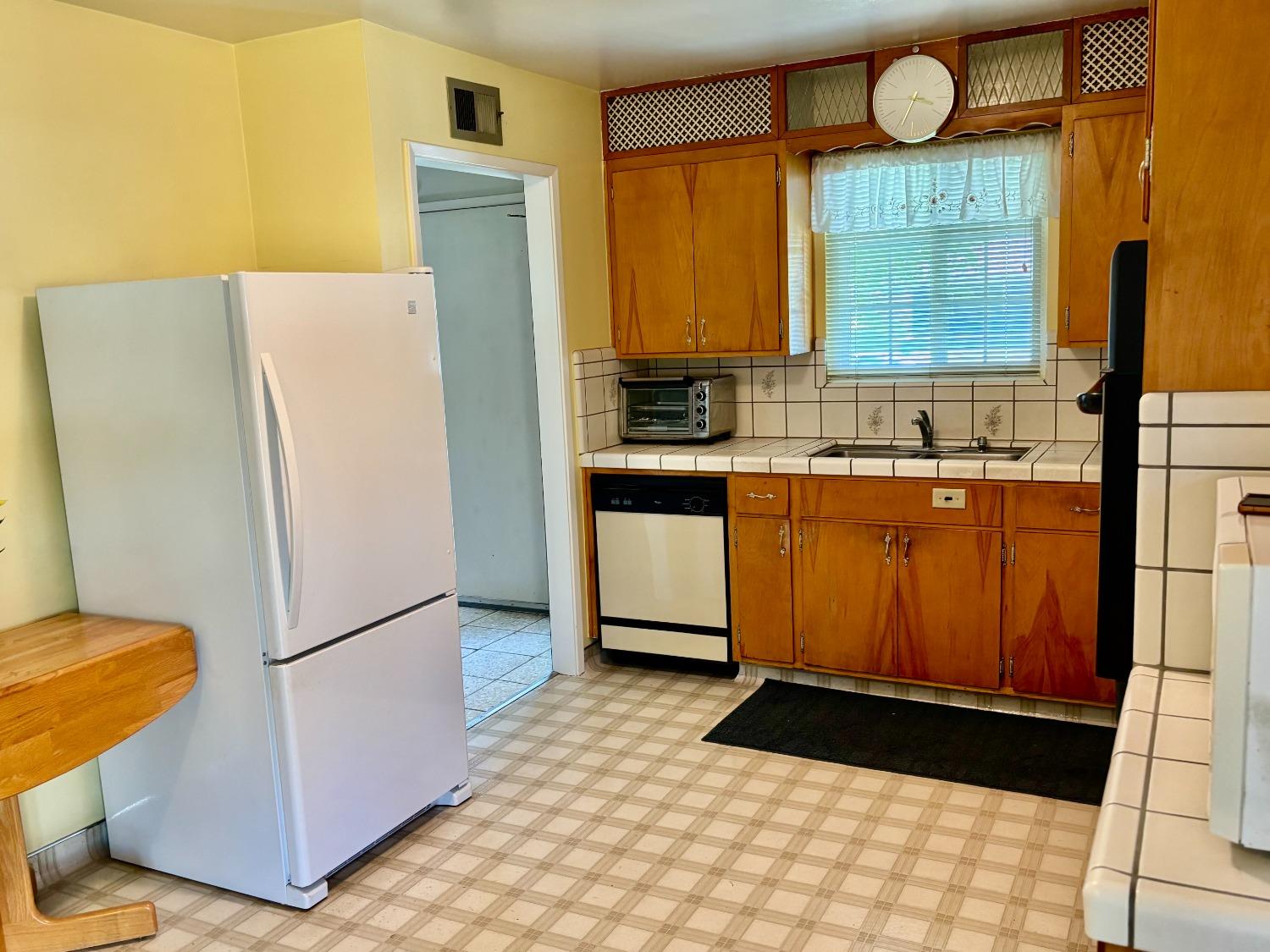Detail Gallery Image 9 of 18 For 58 Fallon Pl, Stockton,  CA 95207 - 4 Beds | 2 Baths