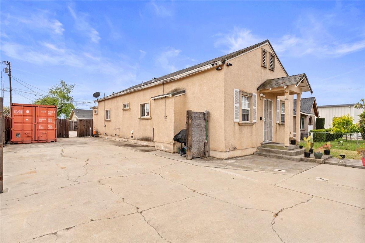 Sierra Street, Riverbank, California image 10