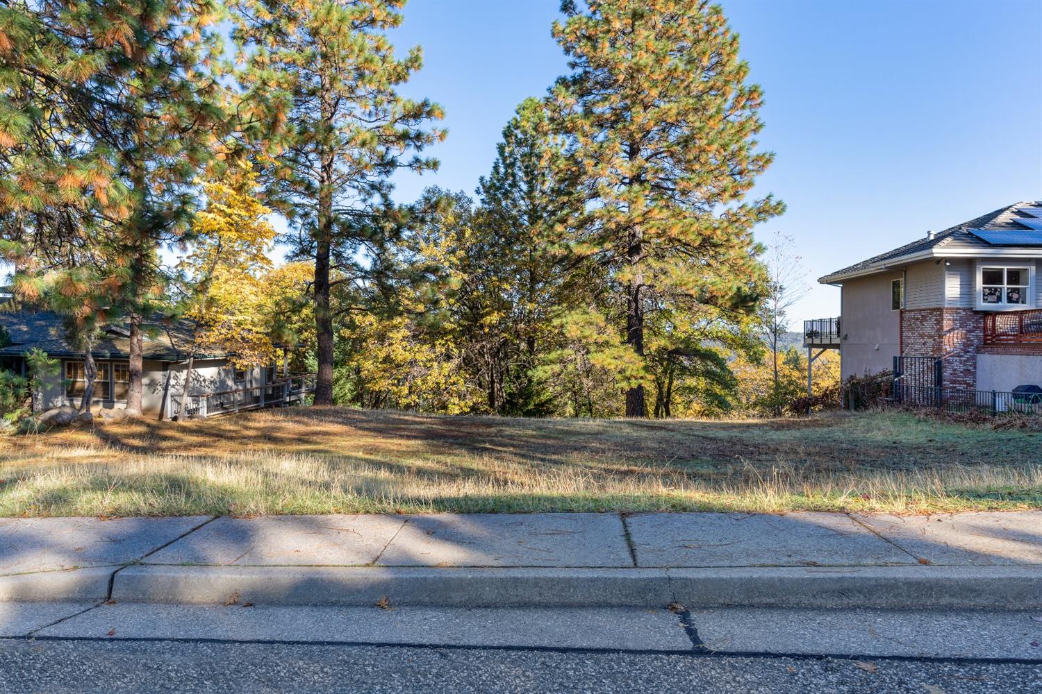 Sierra Blanca Court, Grass Valley, California image 4