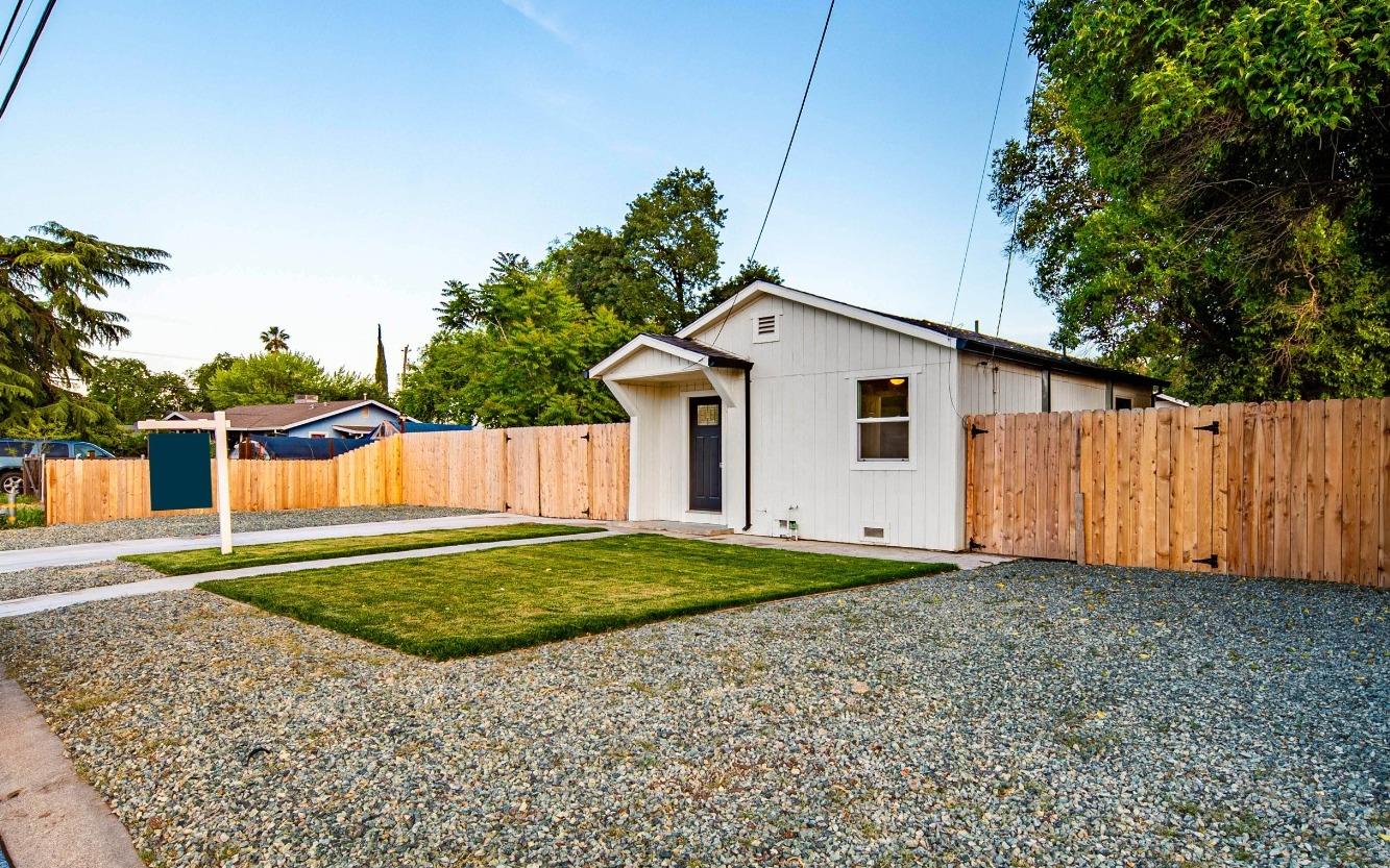 Section Avenue, Stockton, California image 3