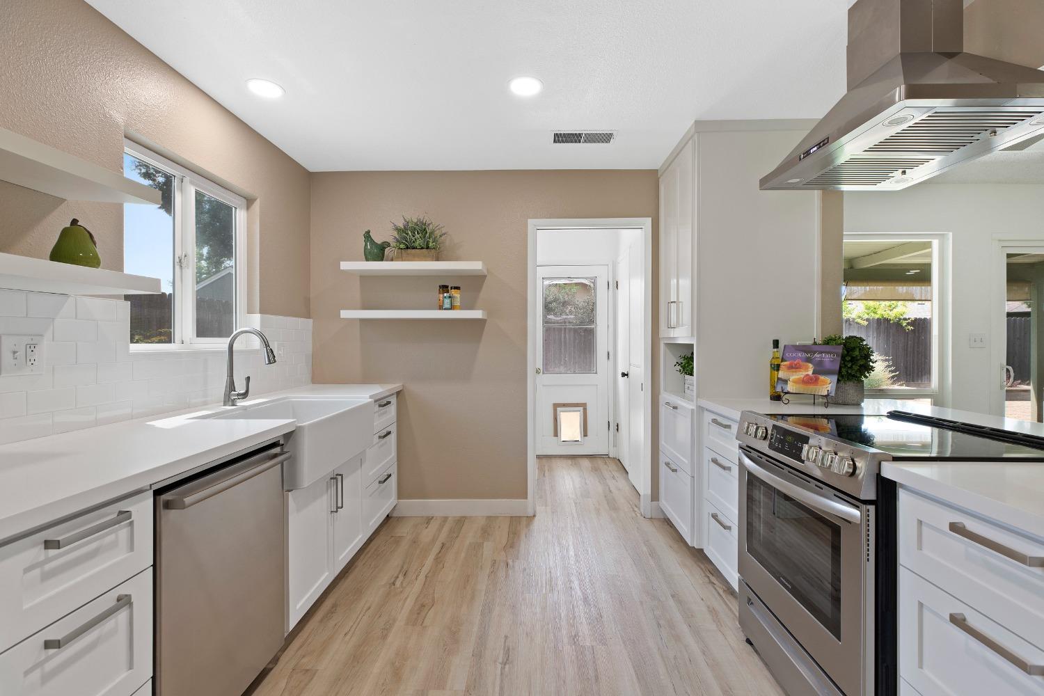 Detail Gallery Image 15 of 38 For 1221 Jill Ln, Modesto,  CA 95355 - 3 Beds | 2 Baths