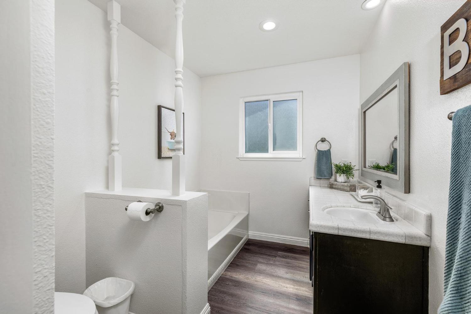 Shadyside, Oakdale, California image 24