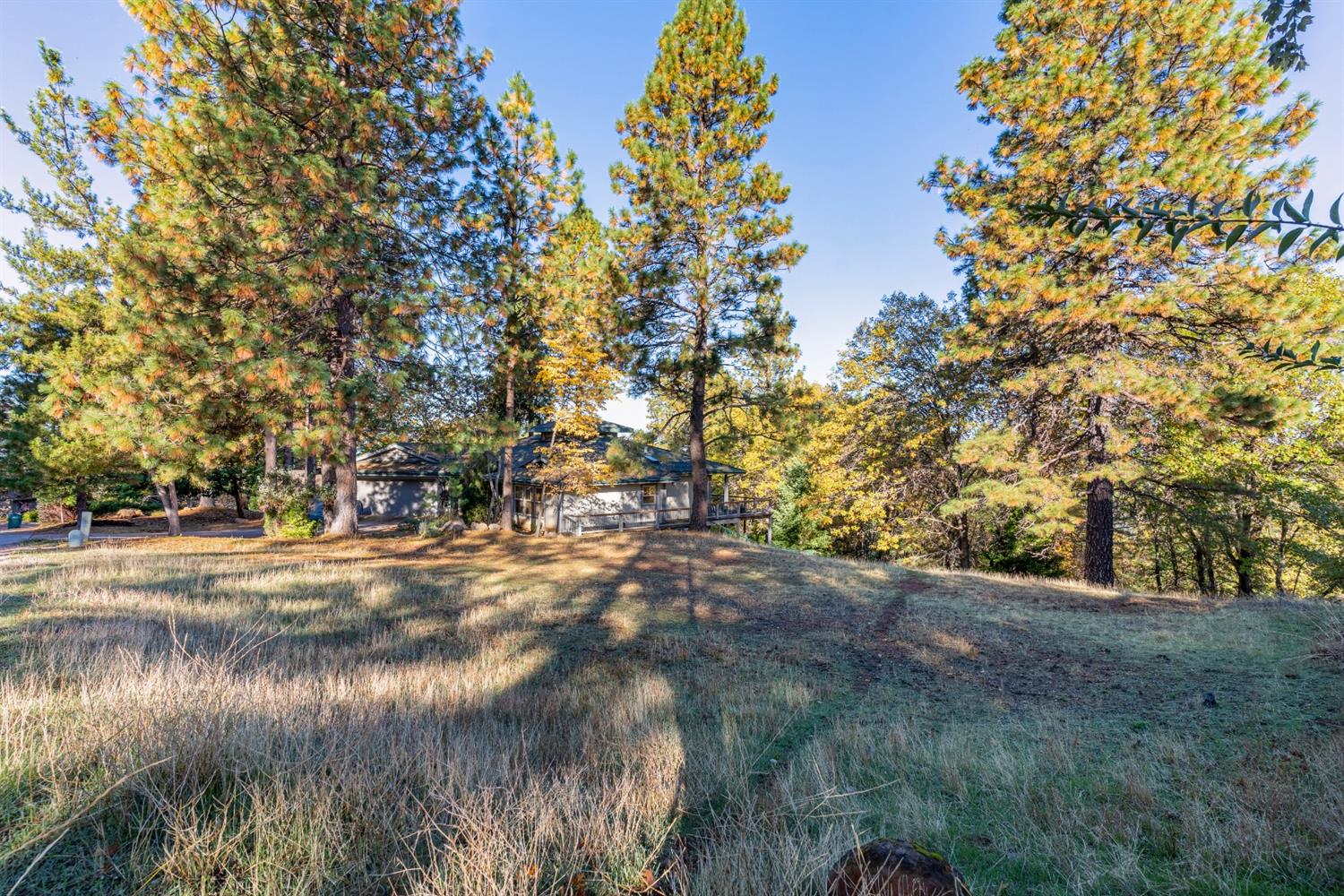 Sierra Blanca Court, Grass Valley, California image 15
