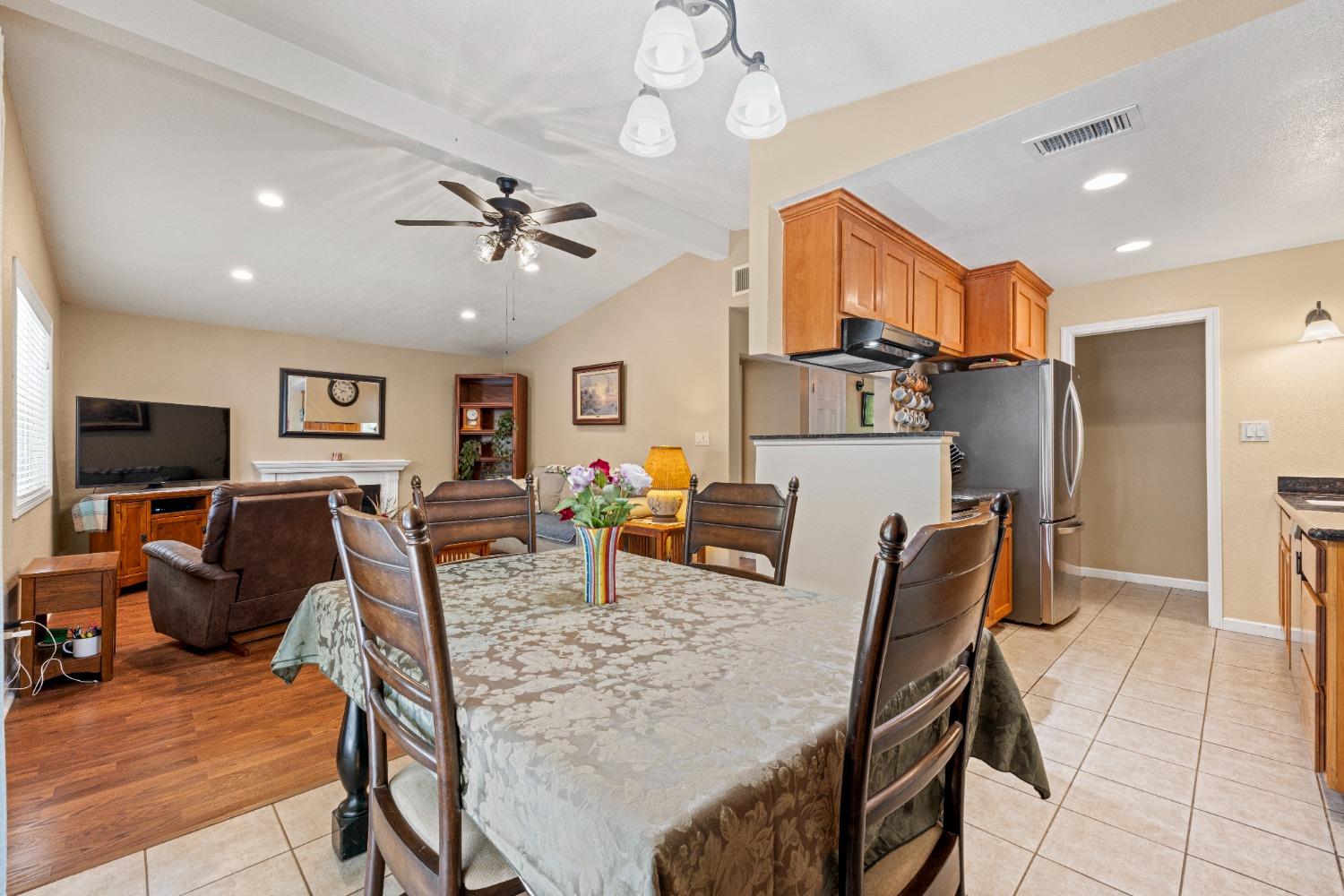 Detail Gallery Image 23 of 49 For 3701 Chamberlain Way, Carmichael,  CA 95608 - 3 Beds | 1/1 Baths