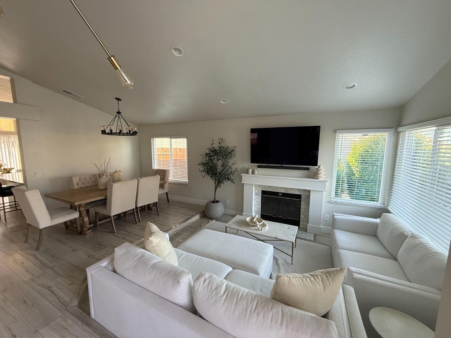 Sally Way, Roseville, California image 4