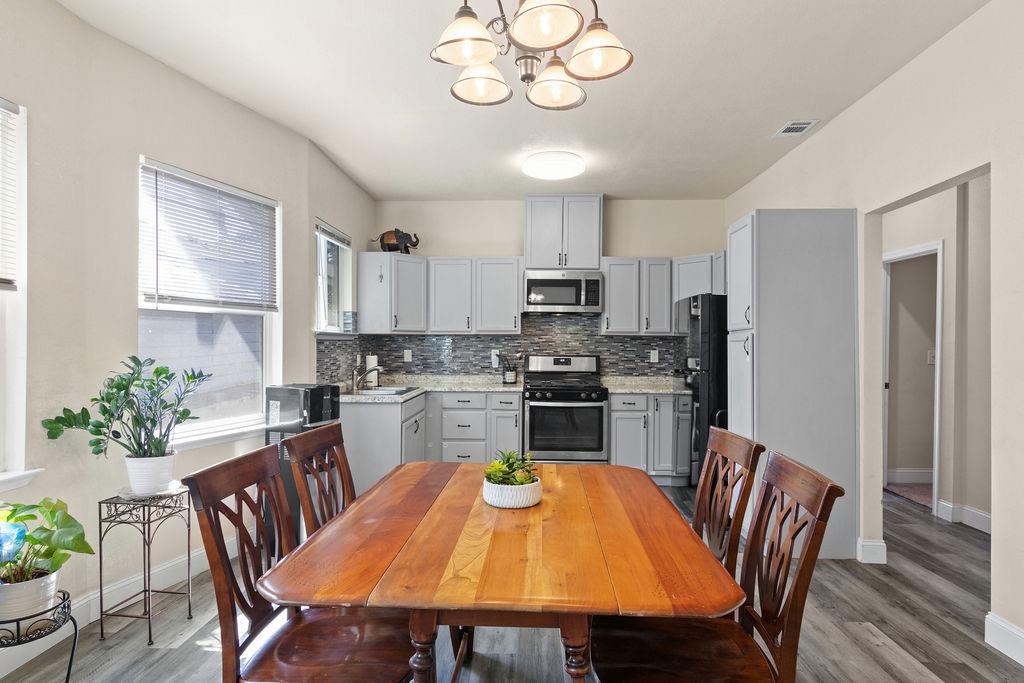 Detail Gallery Image 14 of 39 For 414 W Vine St, Stockton,  CA 95203 - 3 Beds | 2 Baths