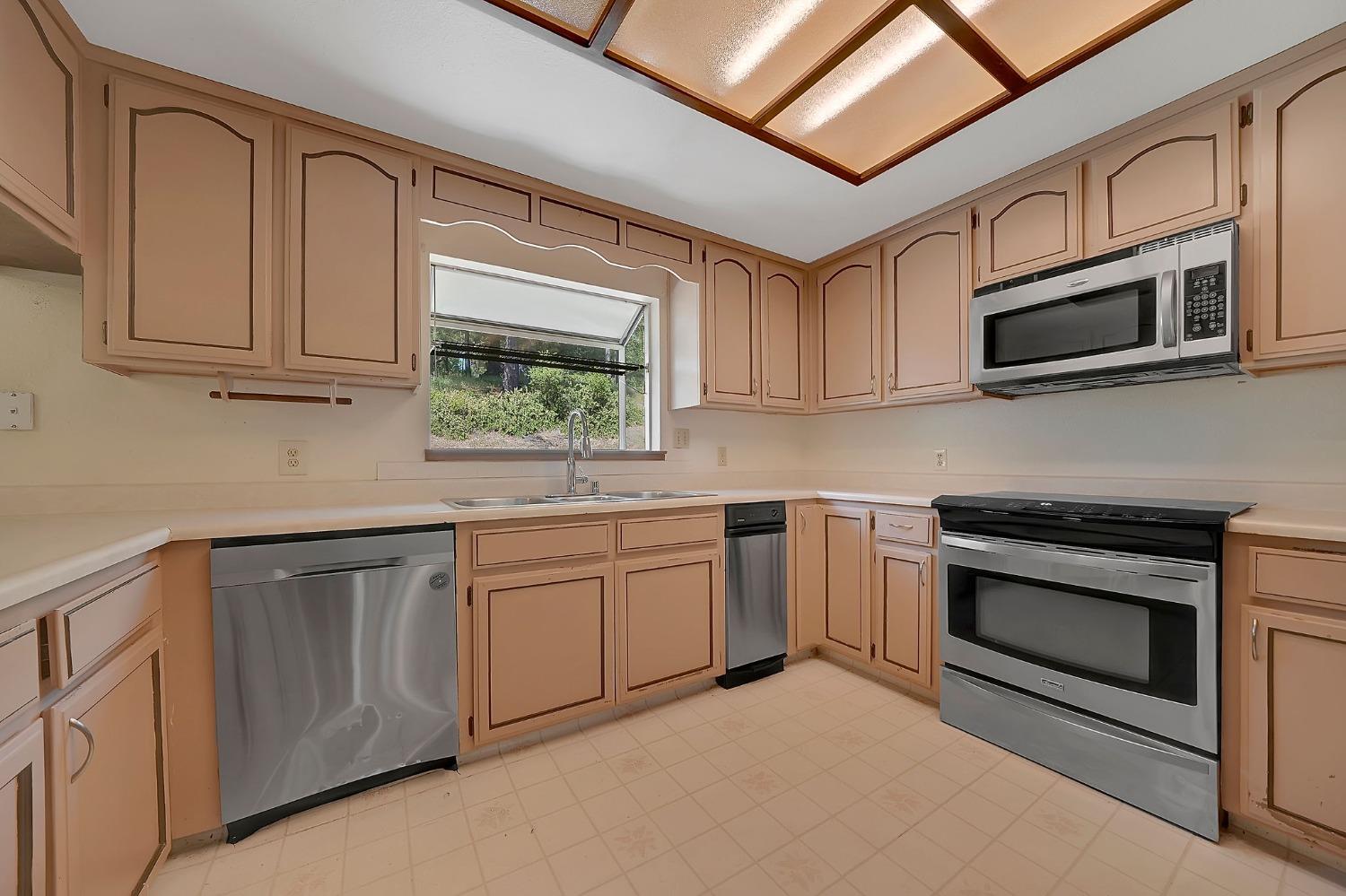 Detail Gallery Image 16 of 77 For 16735 Fiddletown Rd, Fiddletown,  CA 95629 - 3 Beds | 2 Baths