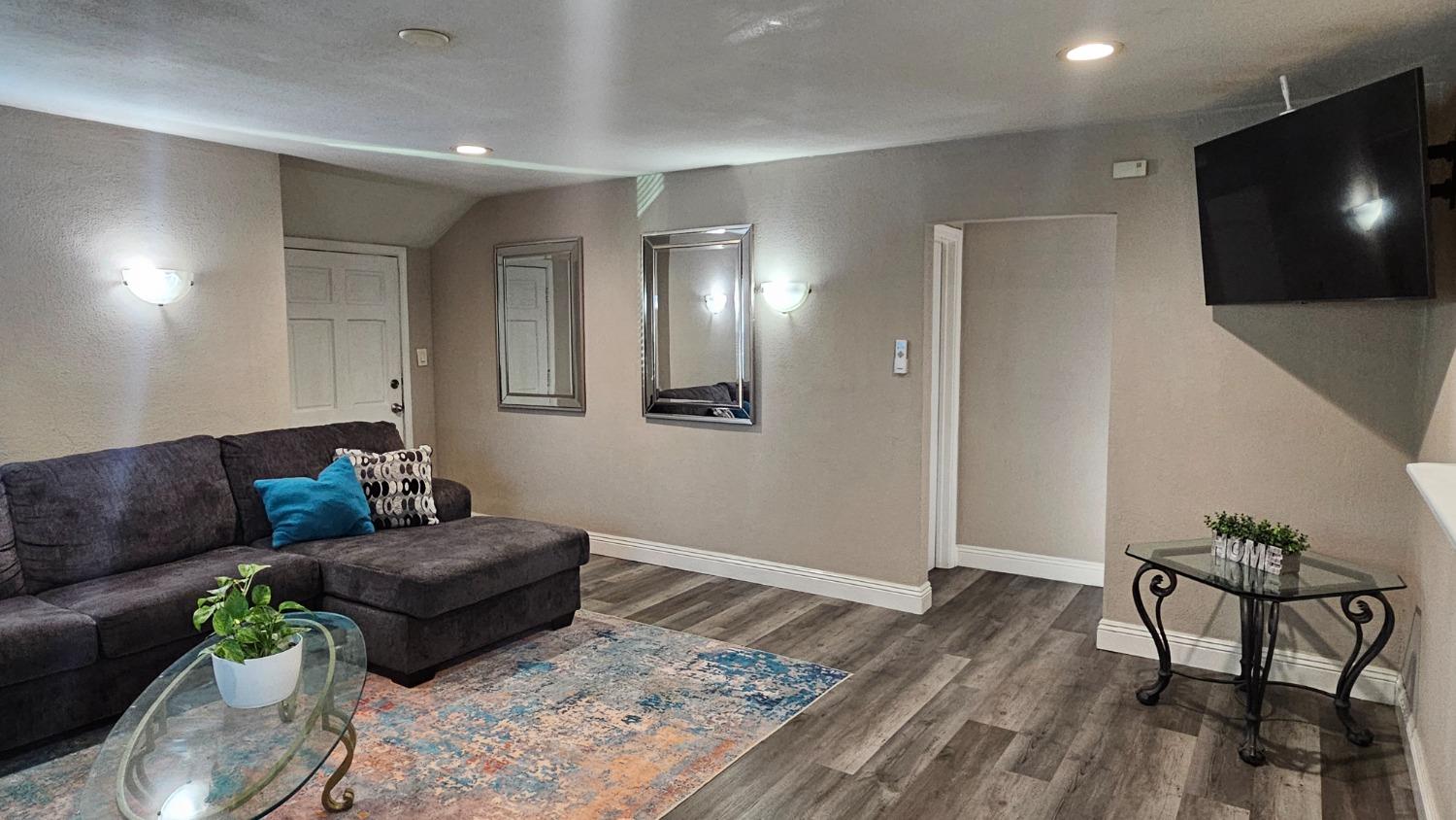 Detail Gallery Image 18 of 24 For 4725 Parker Ave, Sacramento,  CA 95820 - 2 Beds | 1 Baths
