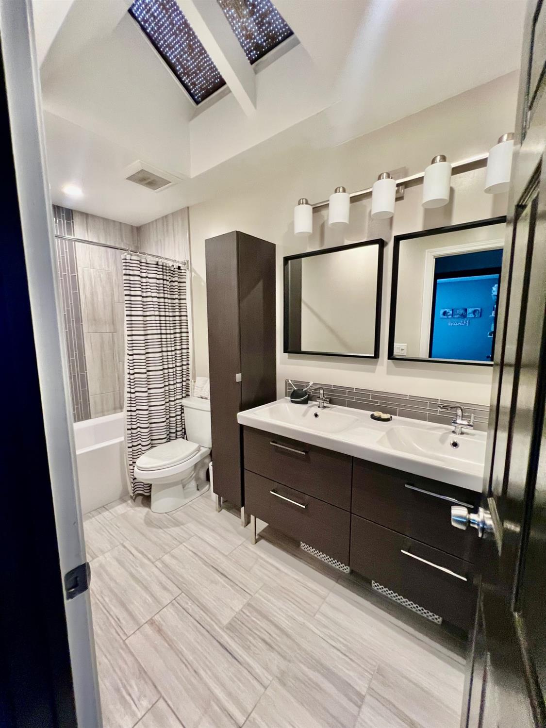 Detail Gallery Image 35 of 49 For 4125 Perry Creek Ct, Antelope,  CA 95843 - 4 Beds | 3 Baths