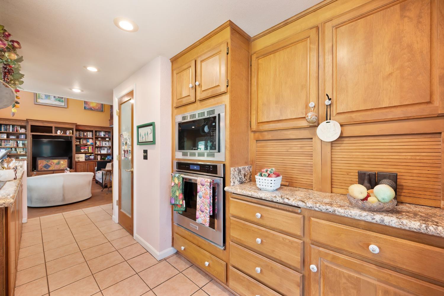 Detail Gallery Image 18 of 81 For 2601 Roundhill Cir, Placerville,  CA 95667 - 4 Beds | 3 Baths