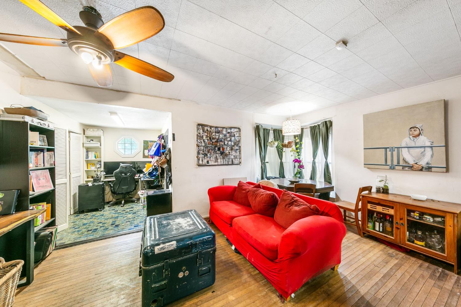 Detail Gallery Image 12 of 58 For 26 Oak Ave, Woodland,  CA 95695 - 4 Beds | 4 Baths