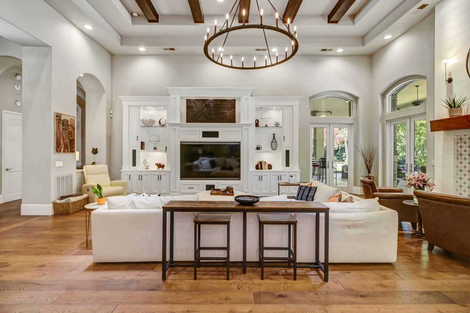 Detail Gallery Image 20 of 81 For 5011 Jardin Ln, Carmichael,  CA 95608 - 4 Beds | 4 Baths