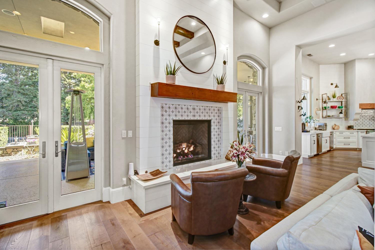 Detail Gallery Image 22 of 81 For 5011 Jardin Ln, Carmichael,  CA 95608 - 4 Beds | 4 Baths