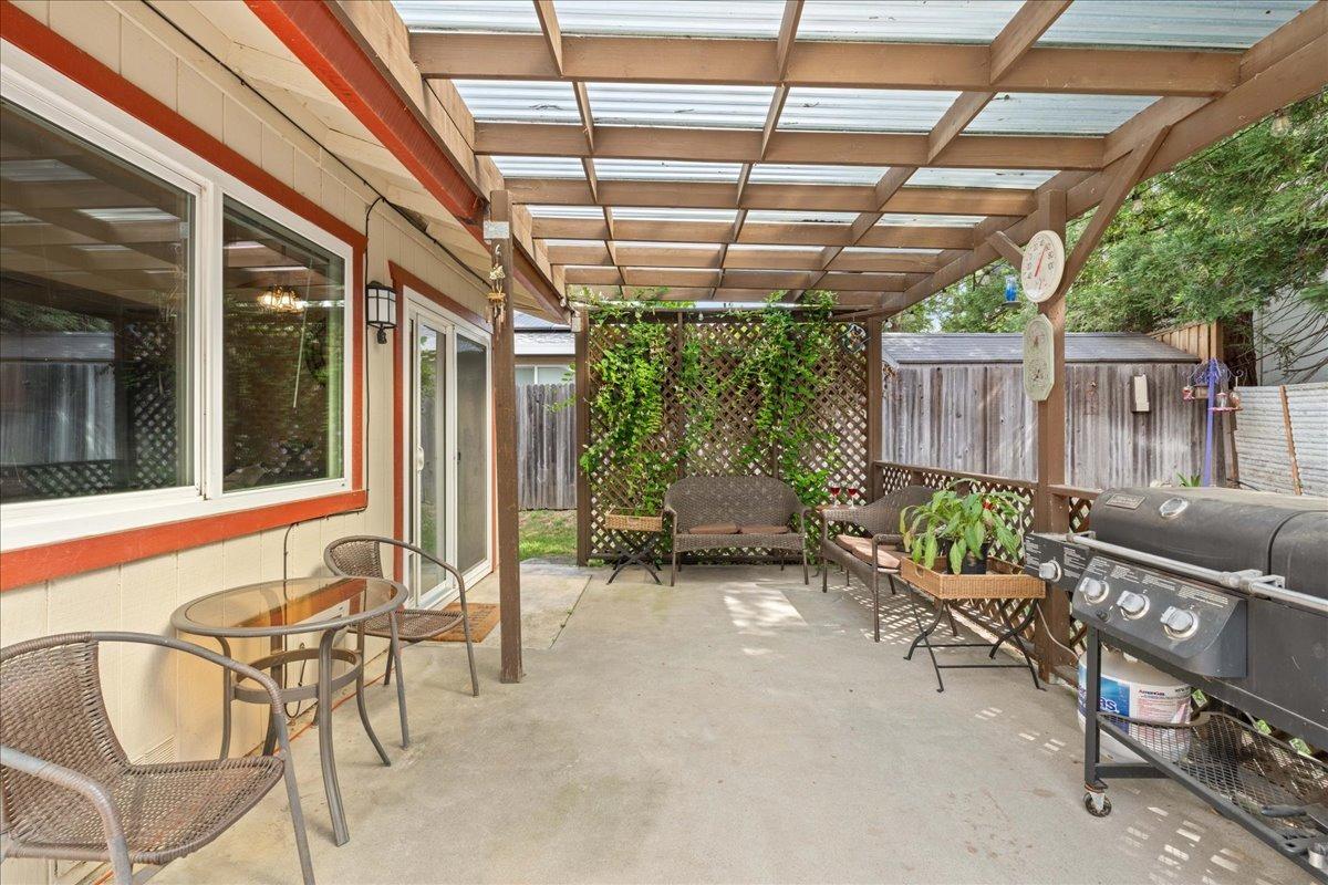 Detail Gallery Image 6 of 38 For 6385 Arcadia Ave, Loomis,  CA 95650 - 3 Beds | 2 Baths