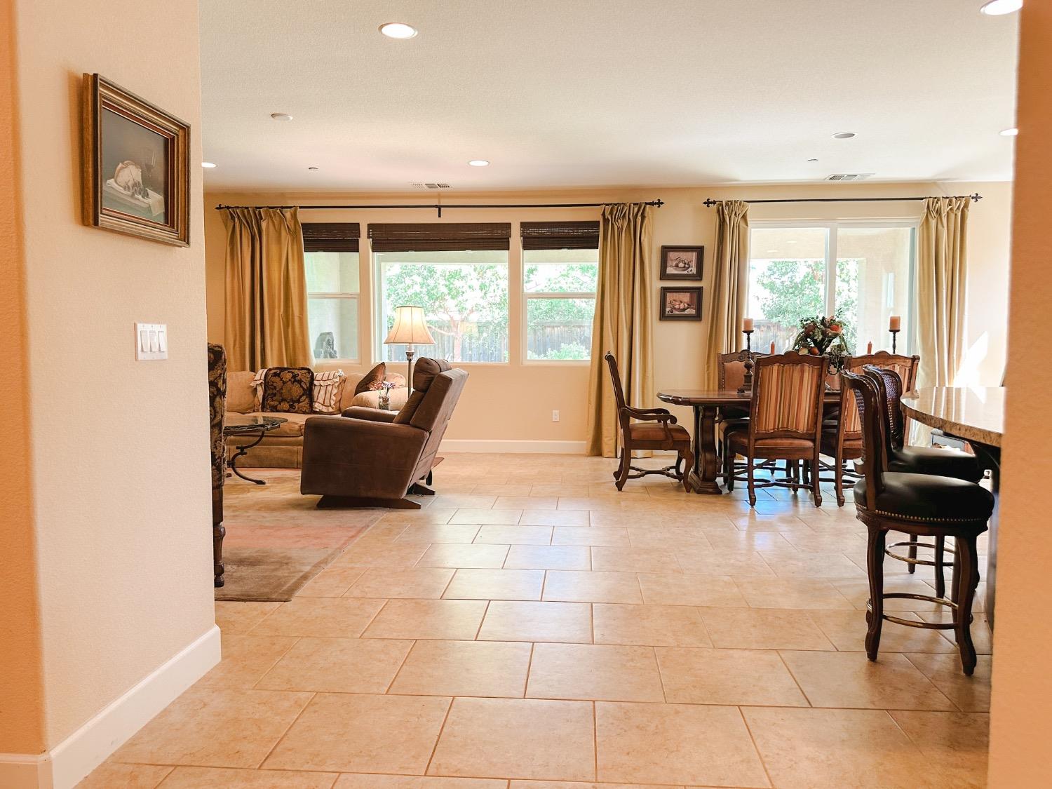 Detail Gallery Image 11 of 46 For 629 Ray Ct, Brentwood,  CA 94513 - 4 Beds | 3 Baths