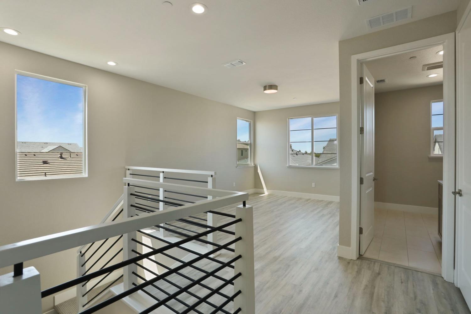 Paramount Lane, Manteca, California image 19