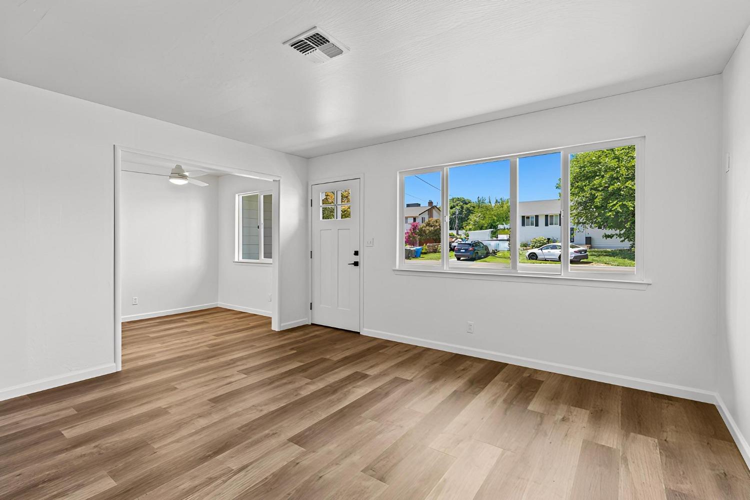 Detail Gallery Image 5 of 31 For 1340 Phillips Rd, Yuba City,  CA 95991 - 3 Beds | 2 Baths