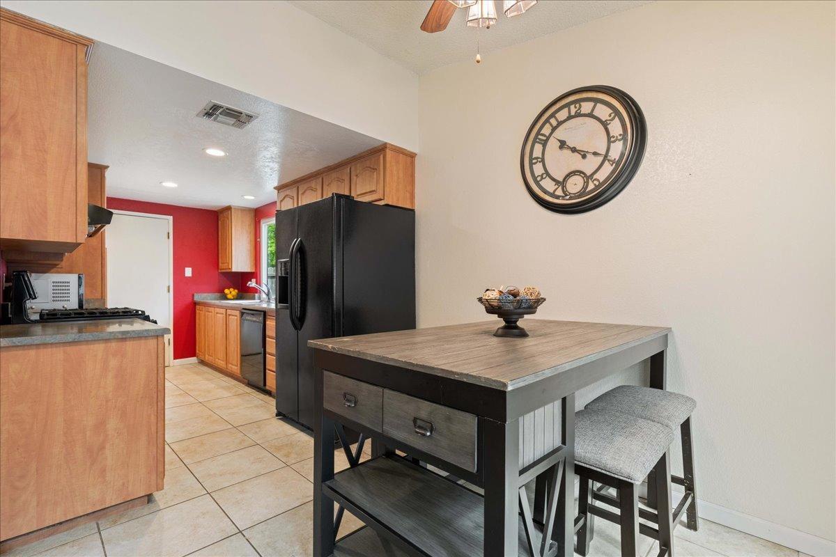 Detail Gallery Image 13 of 38 For 6385 Arcadia Ave, Loomis,  CA 95650 - 3 Beds | 2 Baths