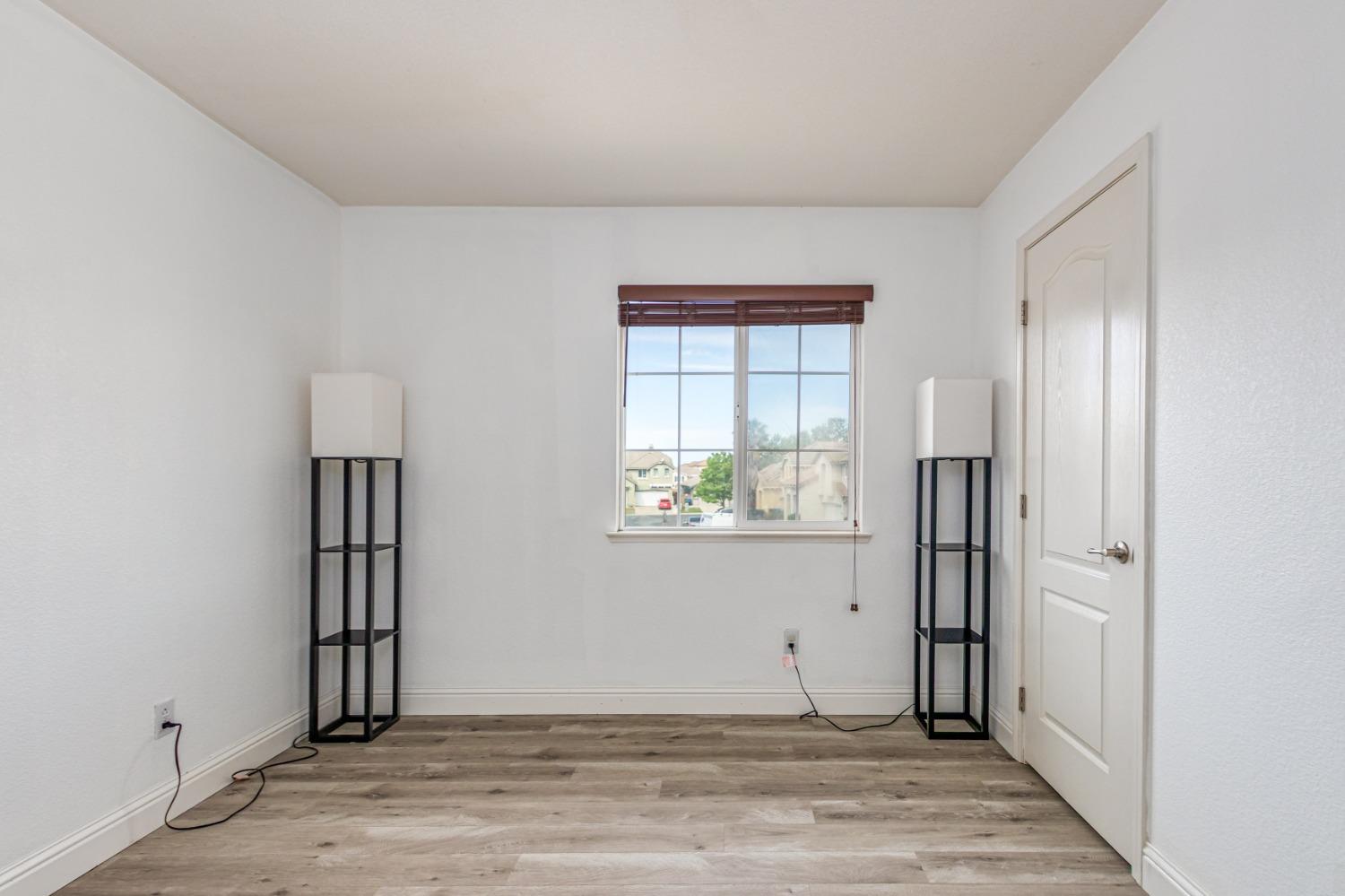 Detail Gallery Image 26 of 33 For 9090 Piazza Ct, Elk Grove,  CA 95624 - 4 Beds | 2/1 Baths