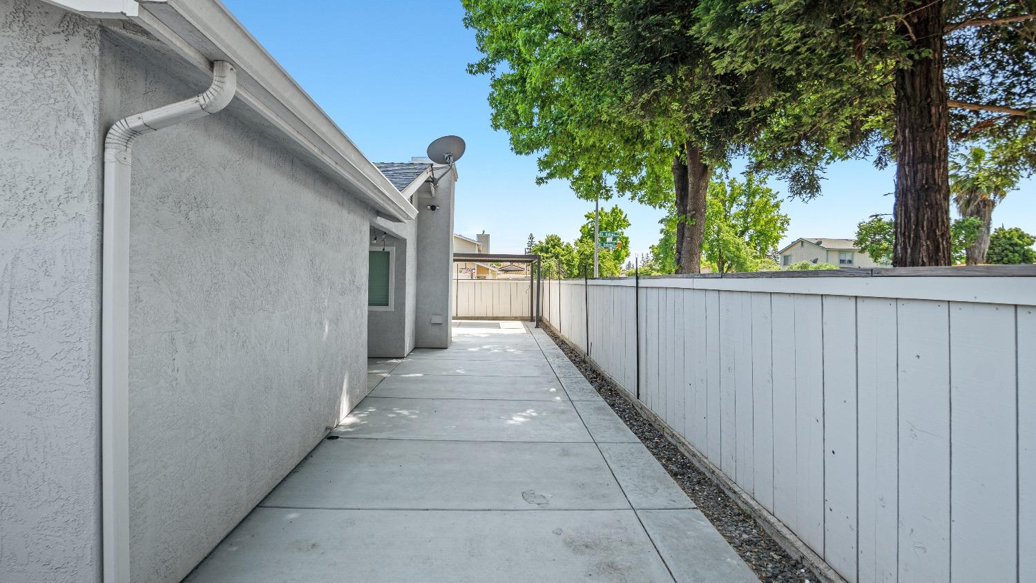 Detail Gallery Image 19 of 52 For 813 St Helena Pl, Modesto,  CA 95356 - 2 Beds | 2 Baths