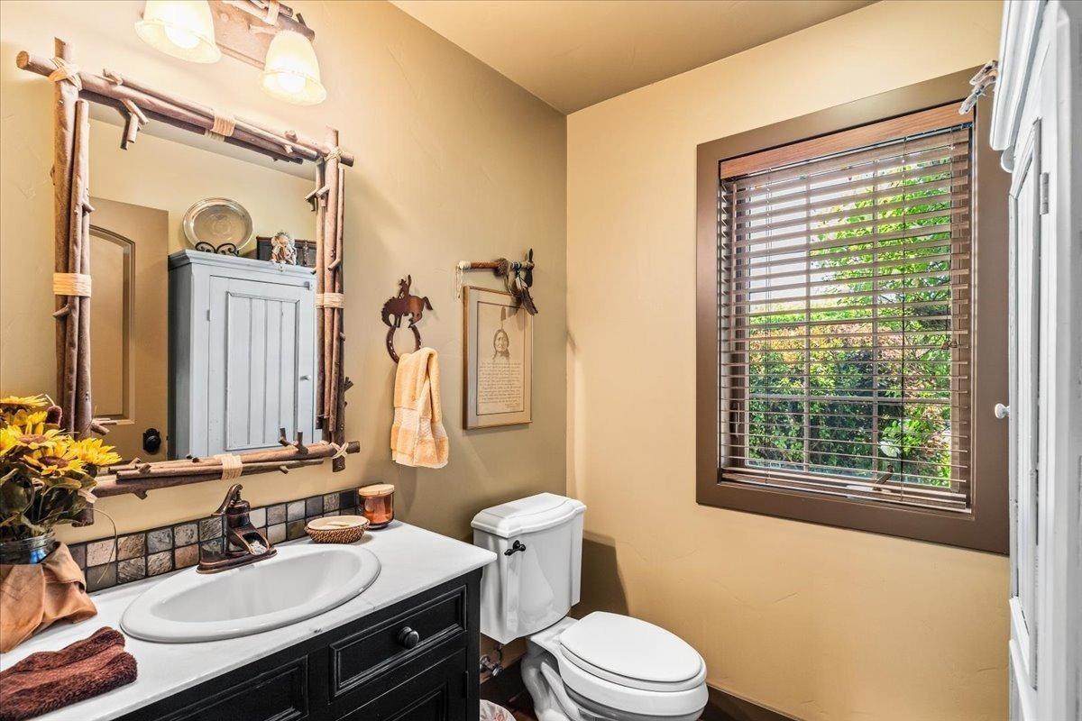 Detail Gallery Image 61 of 95 For 18879 Hidden Lakes Ln, Acampo,  CA 95220 - 3 Beds | 3/2 Baths
