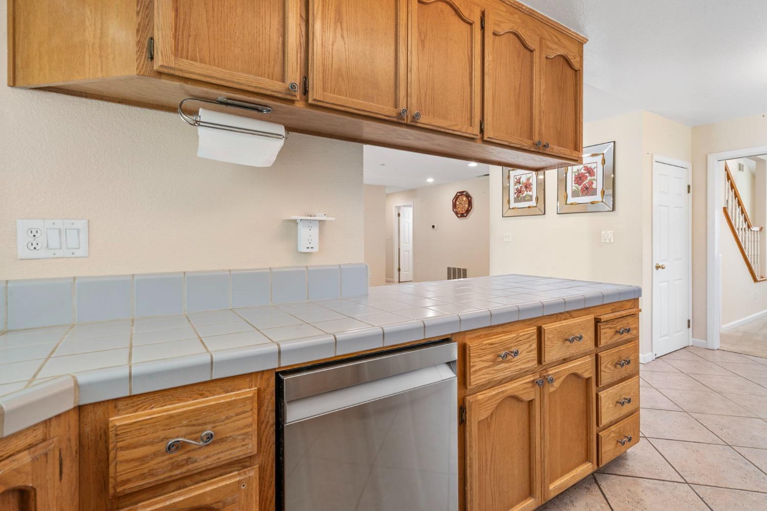 Detail Gallery Image 19 of 45 For 775 Vivian Dr, Livermore,  CA 94550 - 4 Beds | 3 Baths