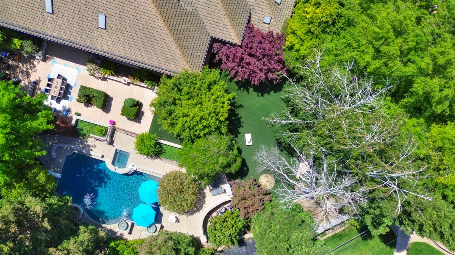 Detail Gallery Image 46 of 81 For 5011 Jardin Ln, Carmichael,  CA 95608 - 4 Beds | 4 Baths